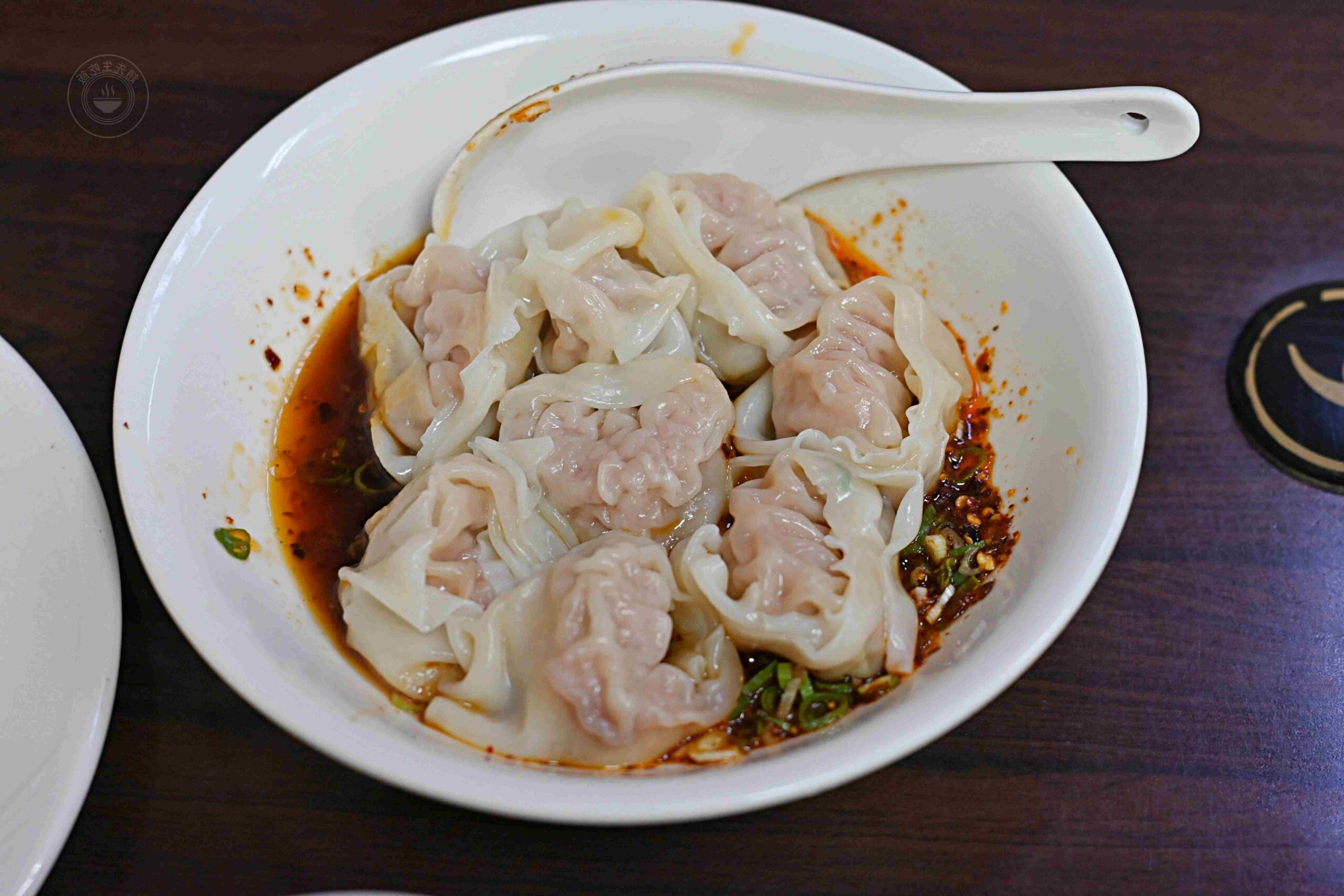 親戚說，不吃頂泰豐了，改吃這家前鼎泰豐師傅開的，更便宜更好吃！ @趙先生吃飯