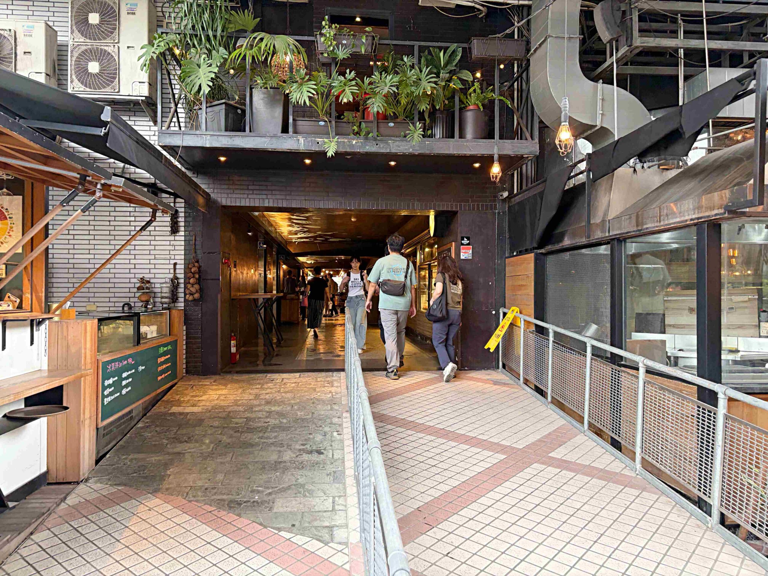 【中山區美食】上引水產,平價厚切生魚片、壽司餐盒,站著吃超有趣推薦(菜單) @趙先生吃飯 【中山區美食】上引水產,平價厚切生魚片、壽司餐盒,站著吃超有趣推薦(菜單) @趙先生吃飯