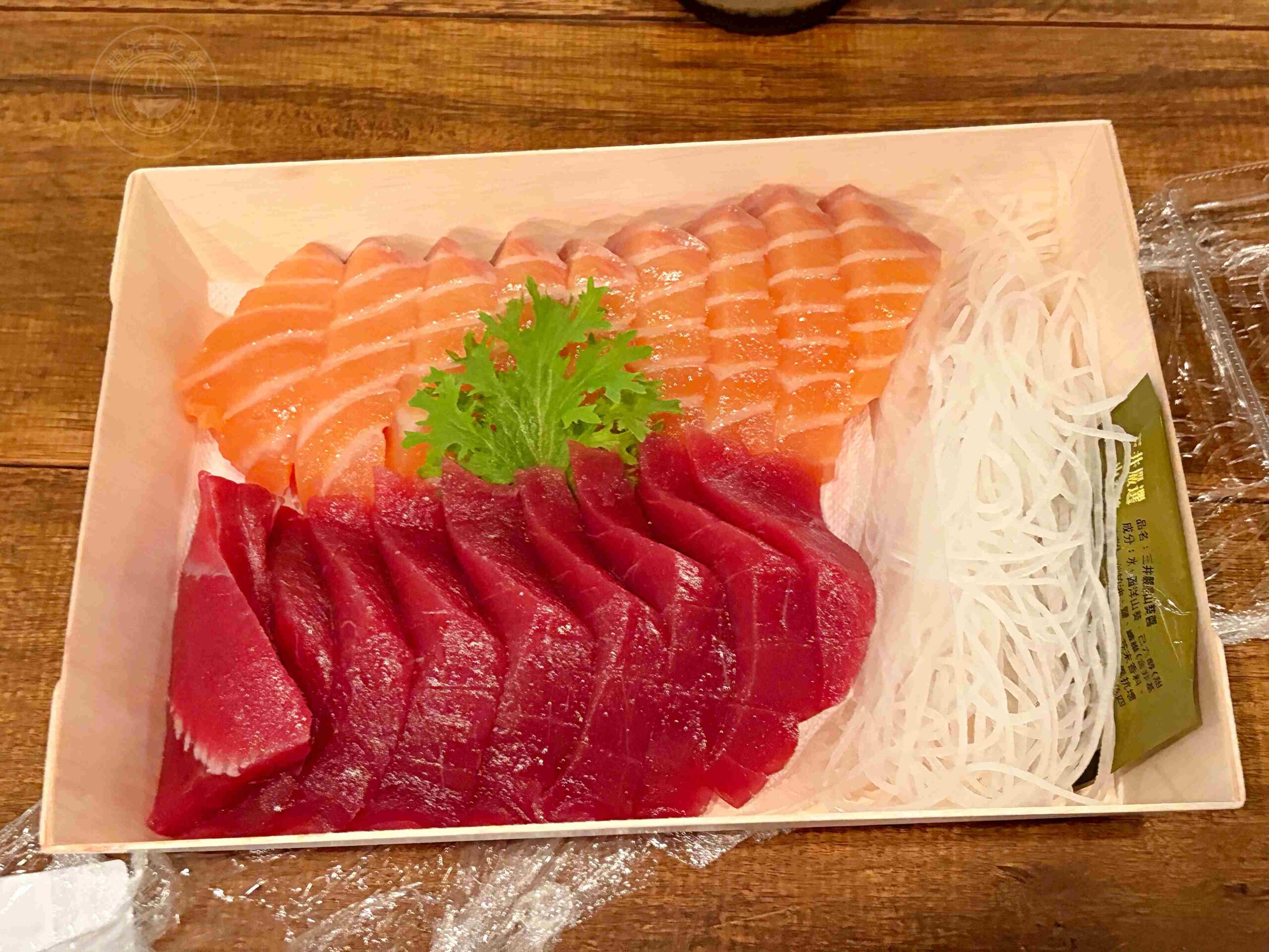 【中山區美食】上引水產,平價厚切生魚片、壽司餐盒,站著吃超有趣推薦(菜單) @趙先生吃飯 【中山區美食】上引水產,平價厚切生魚片、壽司餐盒,站著吃超有趣推薦(菜單) @趙先生吃飯