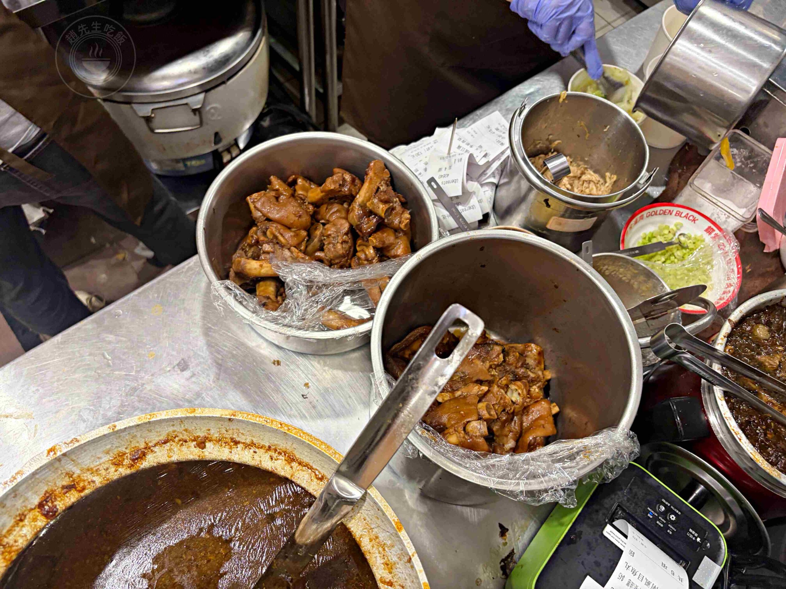 【雙連站美食】饌堂黑金滷肉飯雙連店,巷弄內隱藏版滷肉飯,滷汁自由淋推薦(菜單) @趙先生吃飯 【雙連站美食】饌堂黑金滷肉飯雙連店,巷弄內隱藏版滷肉飯,滷汁自由淋推薦(菜單) @趙先生吃飯