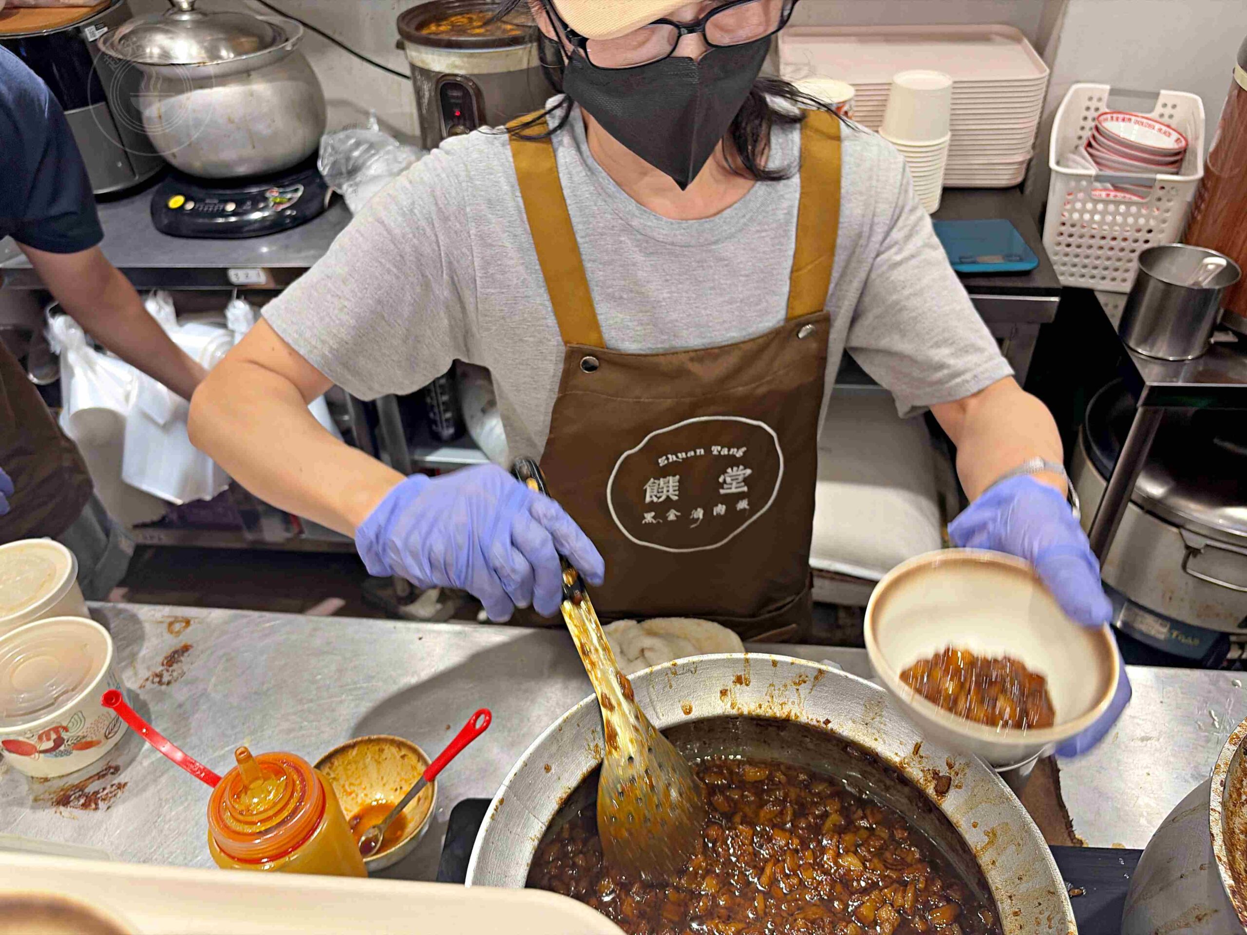 【雙連站美食】饌堂黑金滷肉飯雙連店,巷弄內隱藏版滷肉飯,滷汁自由淋推薦(菜單) @趙先生吃飯 【雙連站美食】饌堂黑金滷肉飯雙連店,巷弄內隱藏版滷肉飯,滷汁自由淋推薦(菜單) @趙先生吃飯