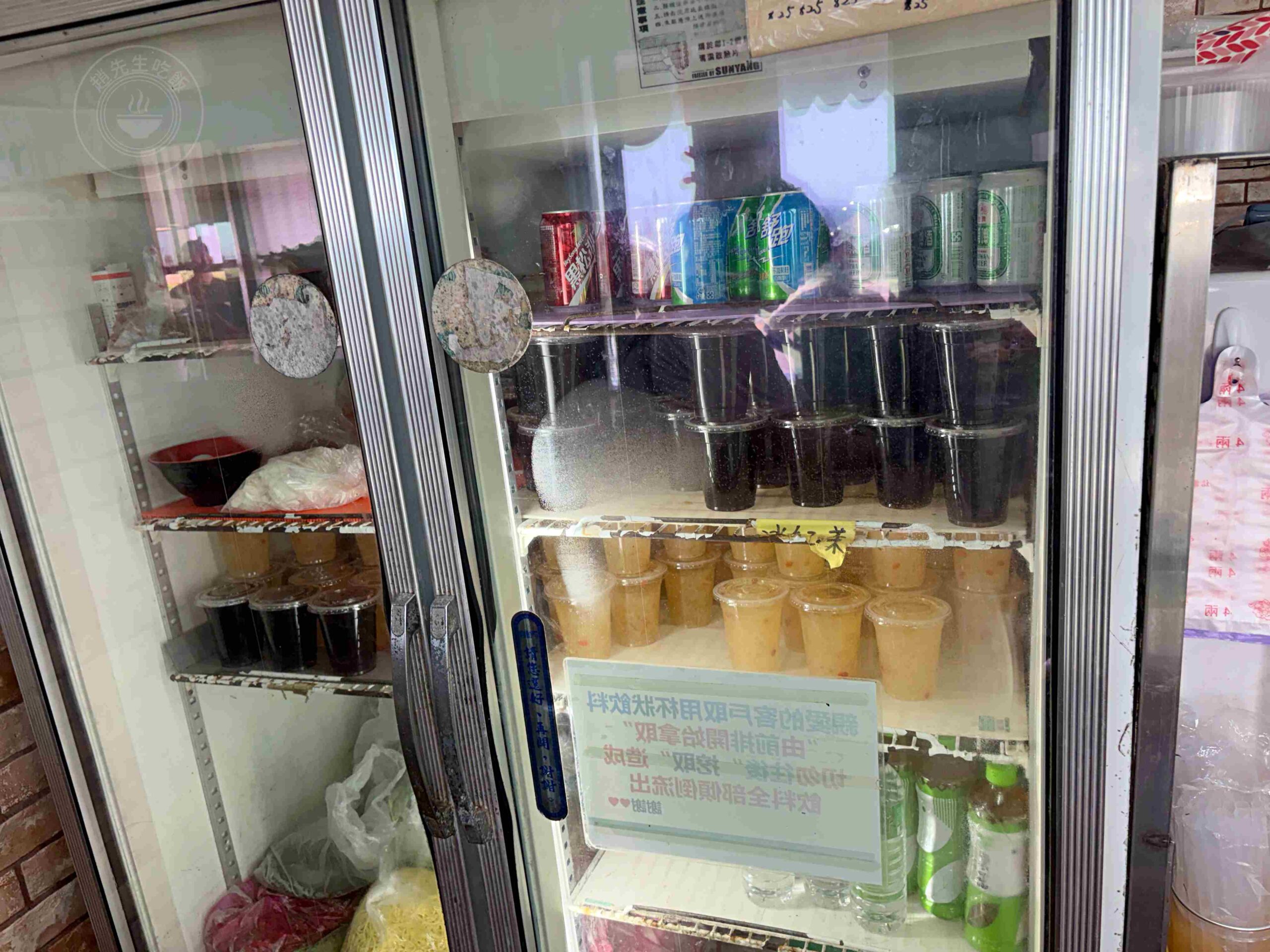 海邊的小吃店進來可能出不去，風景美，大姐熱情，海鮮給超多又便宜！ @趙先生吃飯