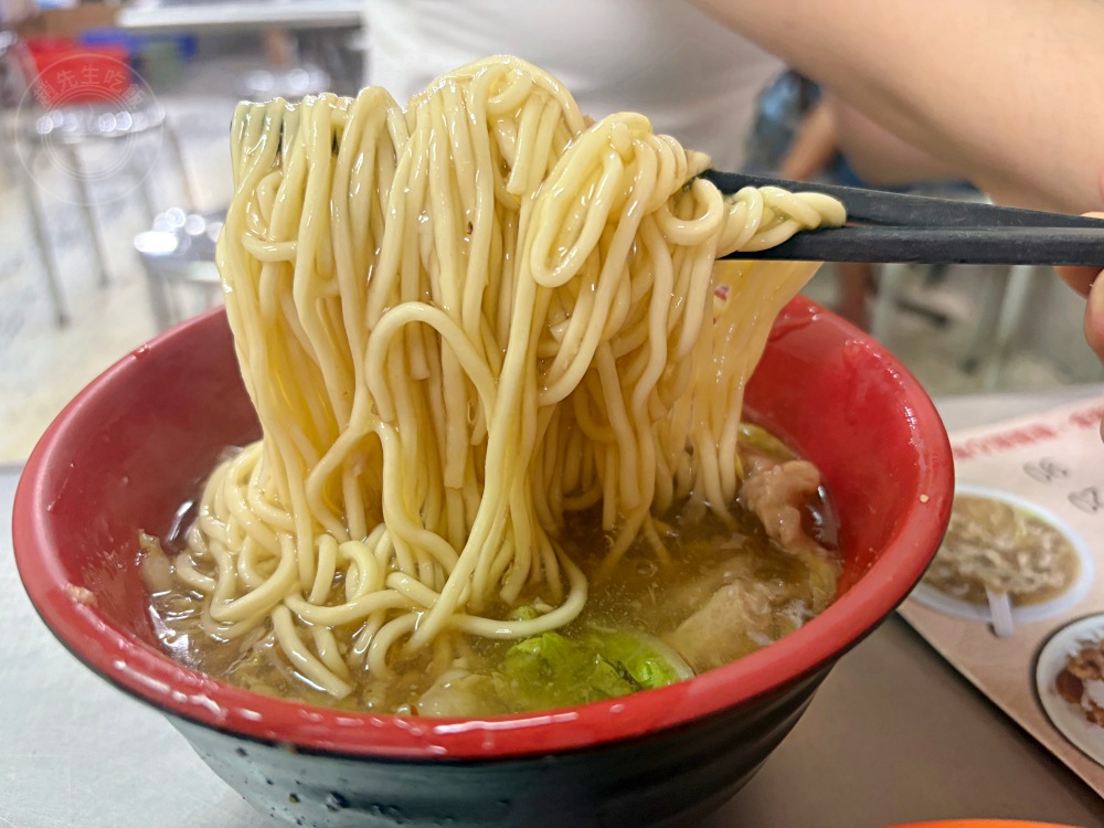 40年肉羹老店,有開門就是一路排到深夜,重點是大碗好吃又便宜! @趙先生吃飯 40年肉羹老店,有開門就是一路排到深夜,重點是大碗好吃又便宜! @趙先生吃飯
