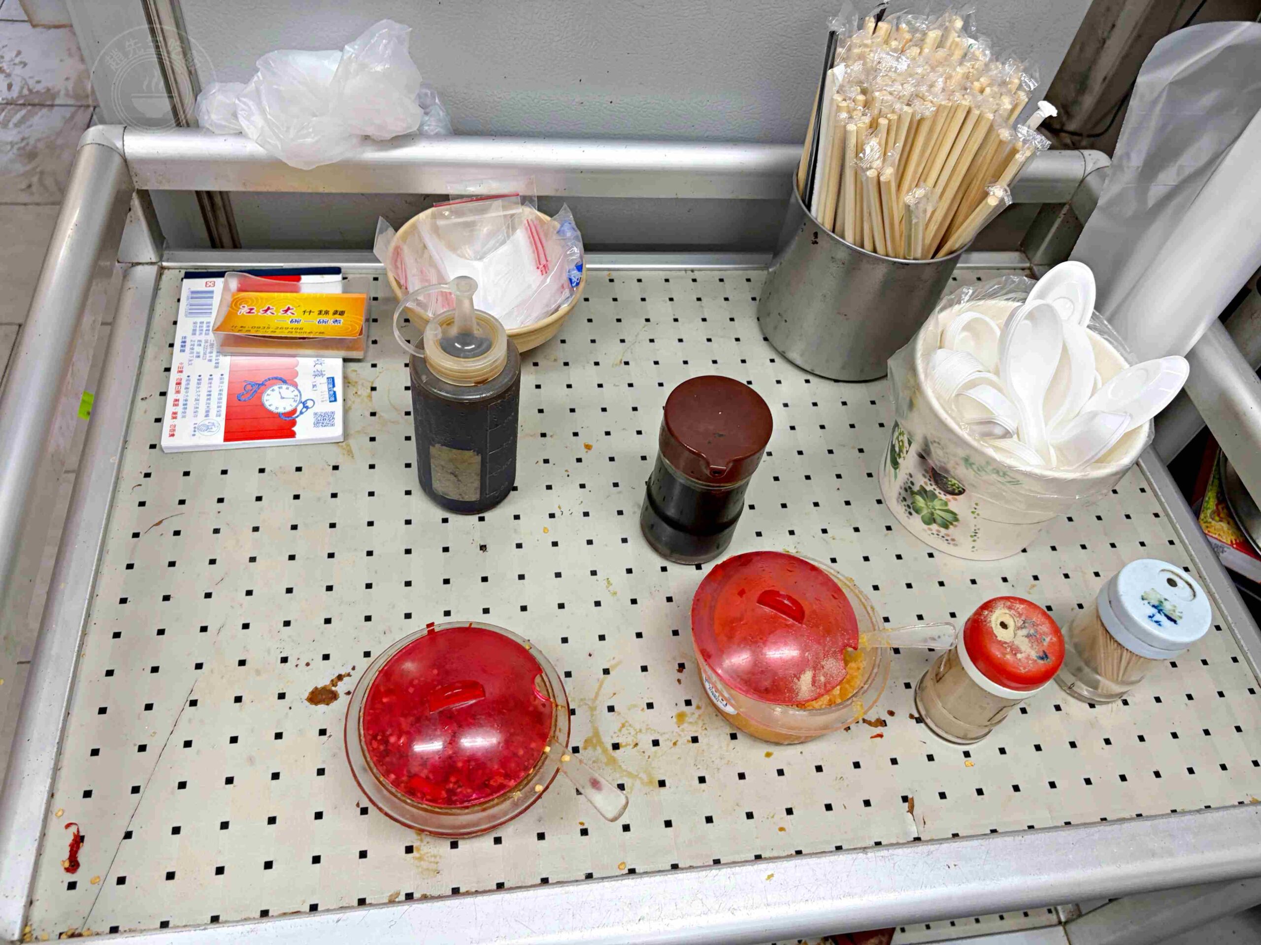 【八里美食】正宗一碗一碗煮什錦麵，一天只開三個半小時，排隊名店推薦什錦麵(菜單) @趙先生吃飯