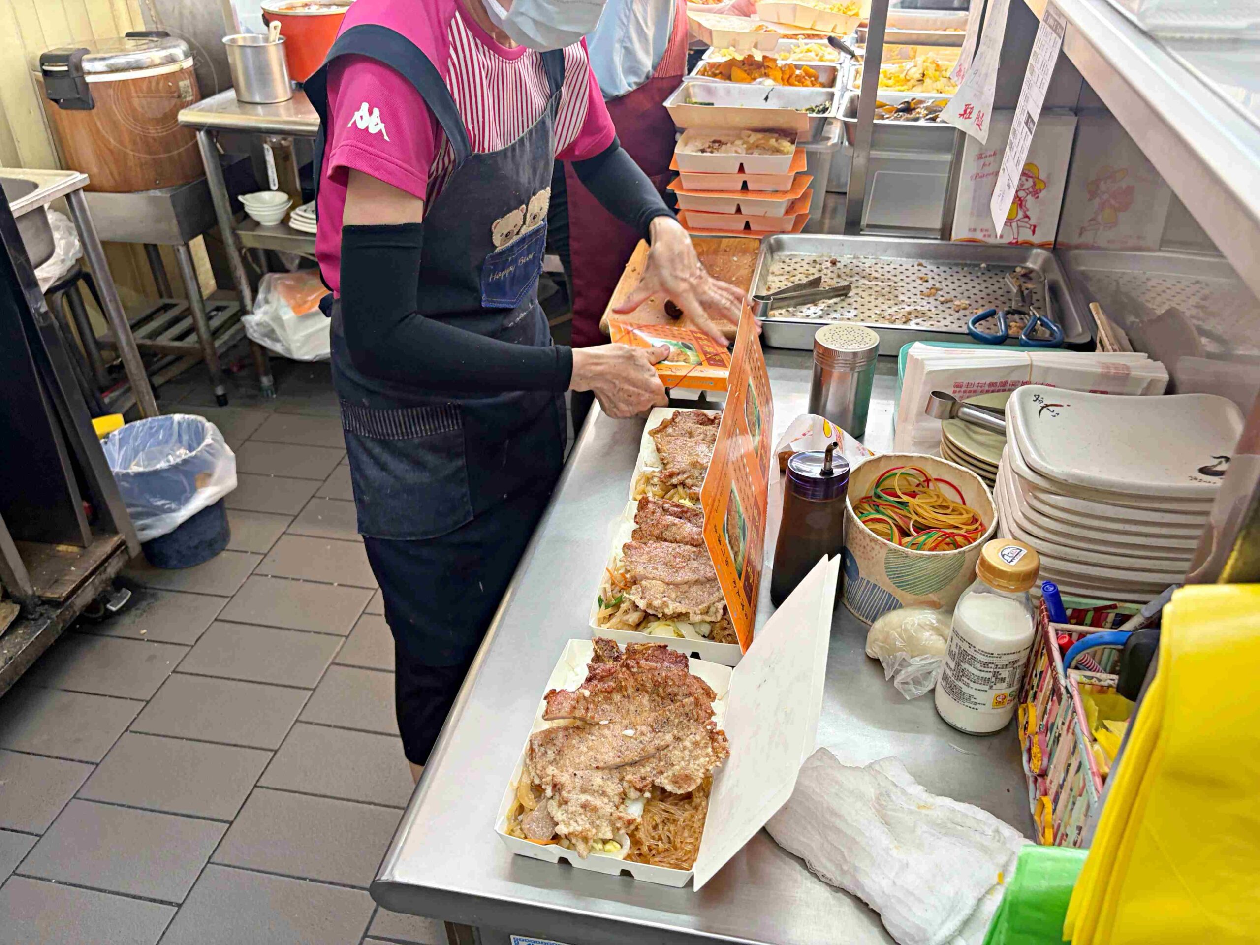 【板橋美食】金悅排骨，四維路現炸高CP值便當，在地人排隊瘋狂掃盒推薦(菜單) @趙先生吃飯