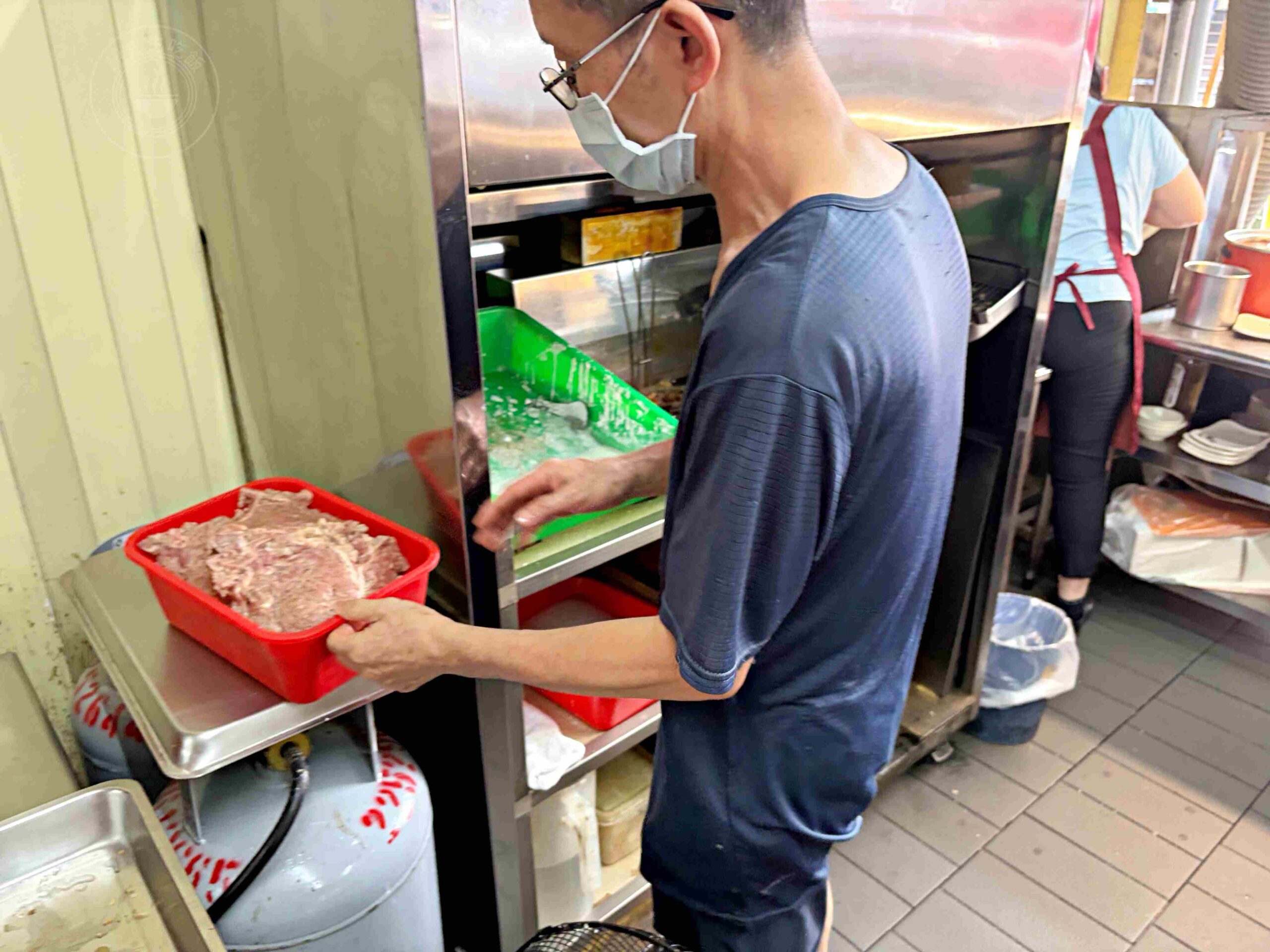 【板橋美食】金悅排骨，四維路現炸高CP值便當，在地人排隊瘋狂掃盒推薦(菜單) @趙先生吃飯