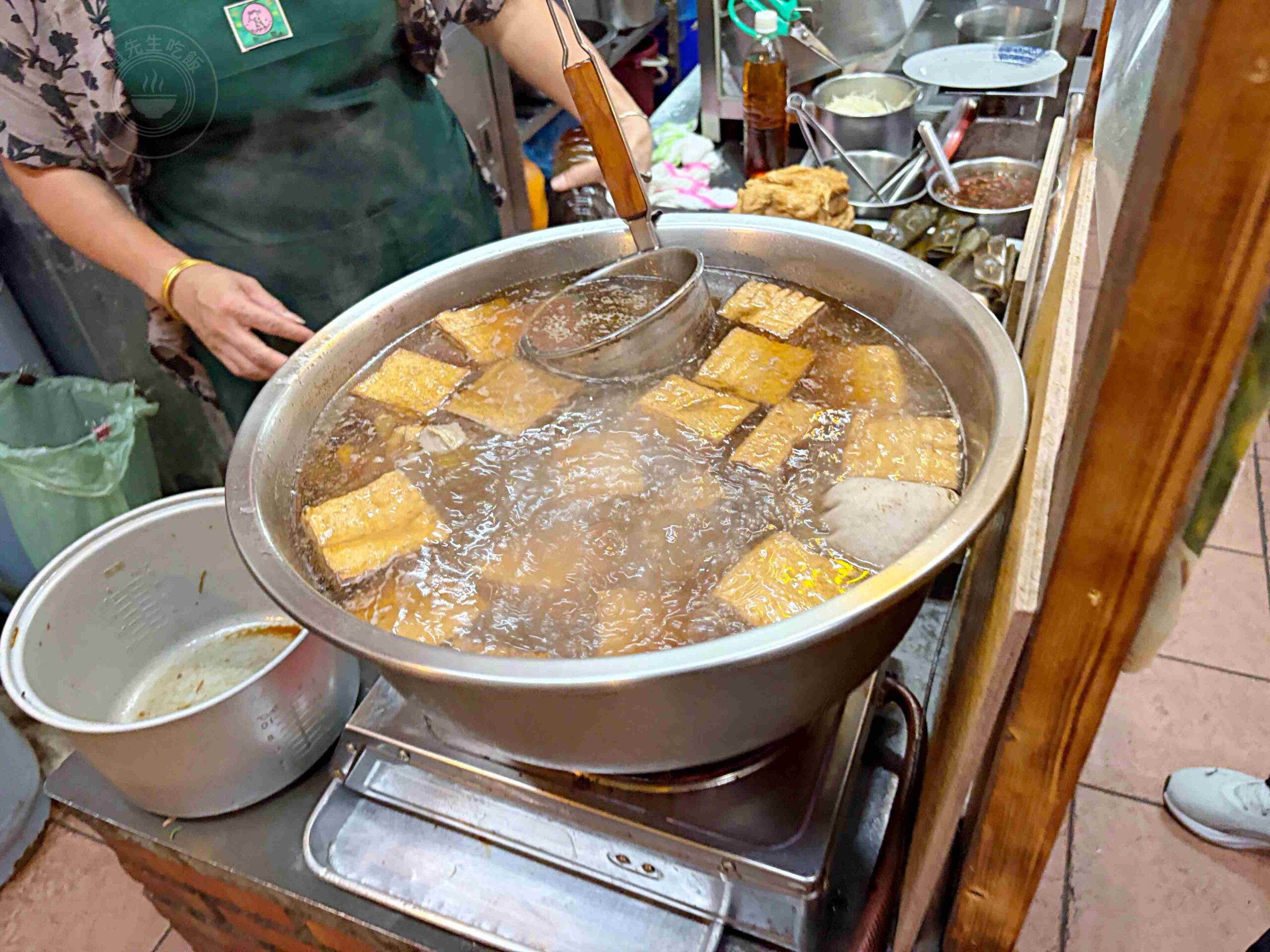 【龍潭美食】橋頭老麵店，飄香一甲子的隱藏版榨菜肉絲麵，一碗就很飽推薦(菜單) @趙先生吃飯