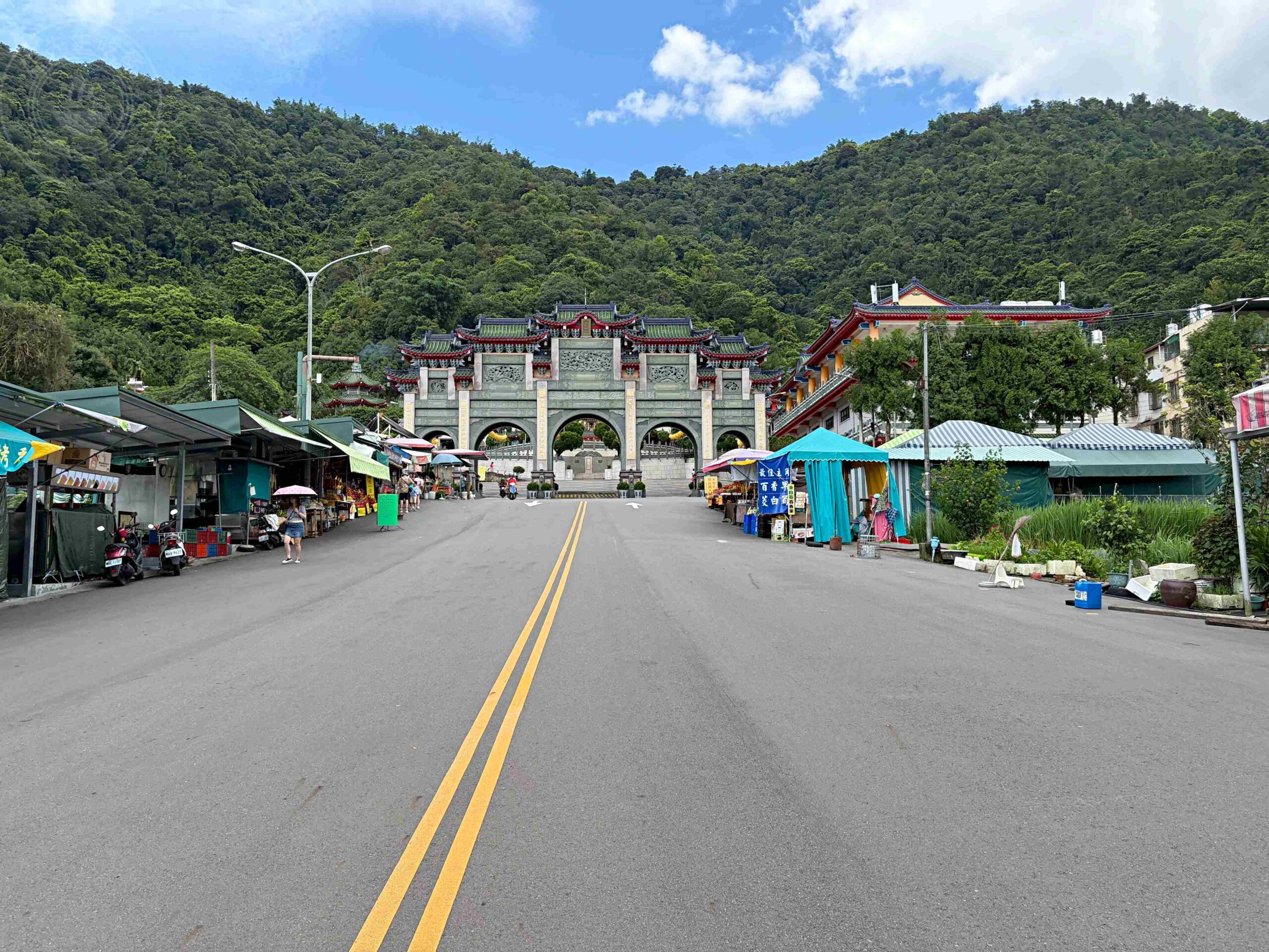 【南投景點】寶湖宮天地堂地母廟，震撼連綿閣樓、古代宮廷風建築壯觀推薦 @趙先生吃飯