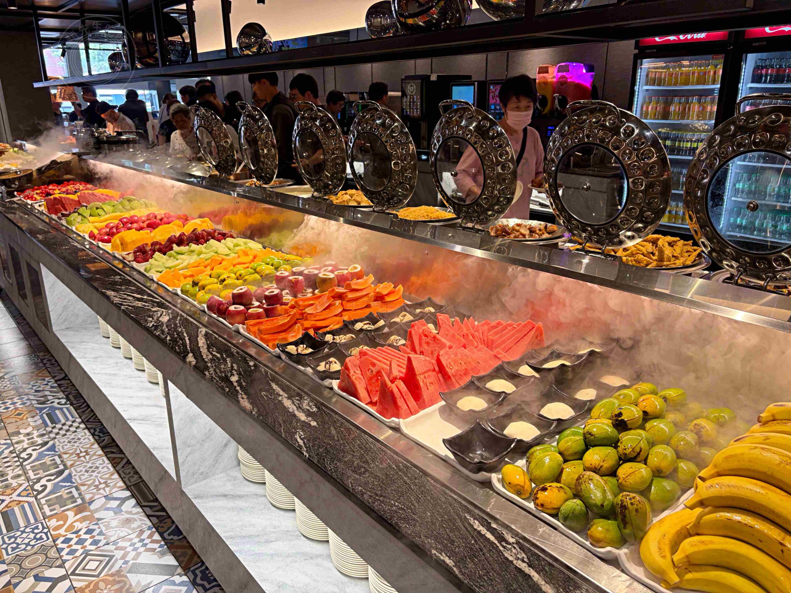 【板橋美食】貴族世家板橋板新店，平價牛排，百樣自助吧吃到飽，海鮮熱炒都有推薦(菜單) @趙先生吃飯