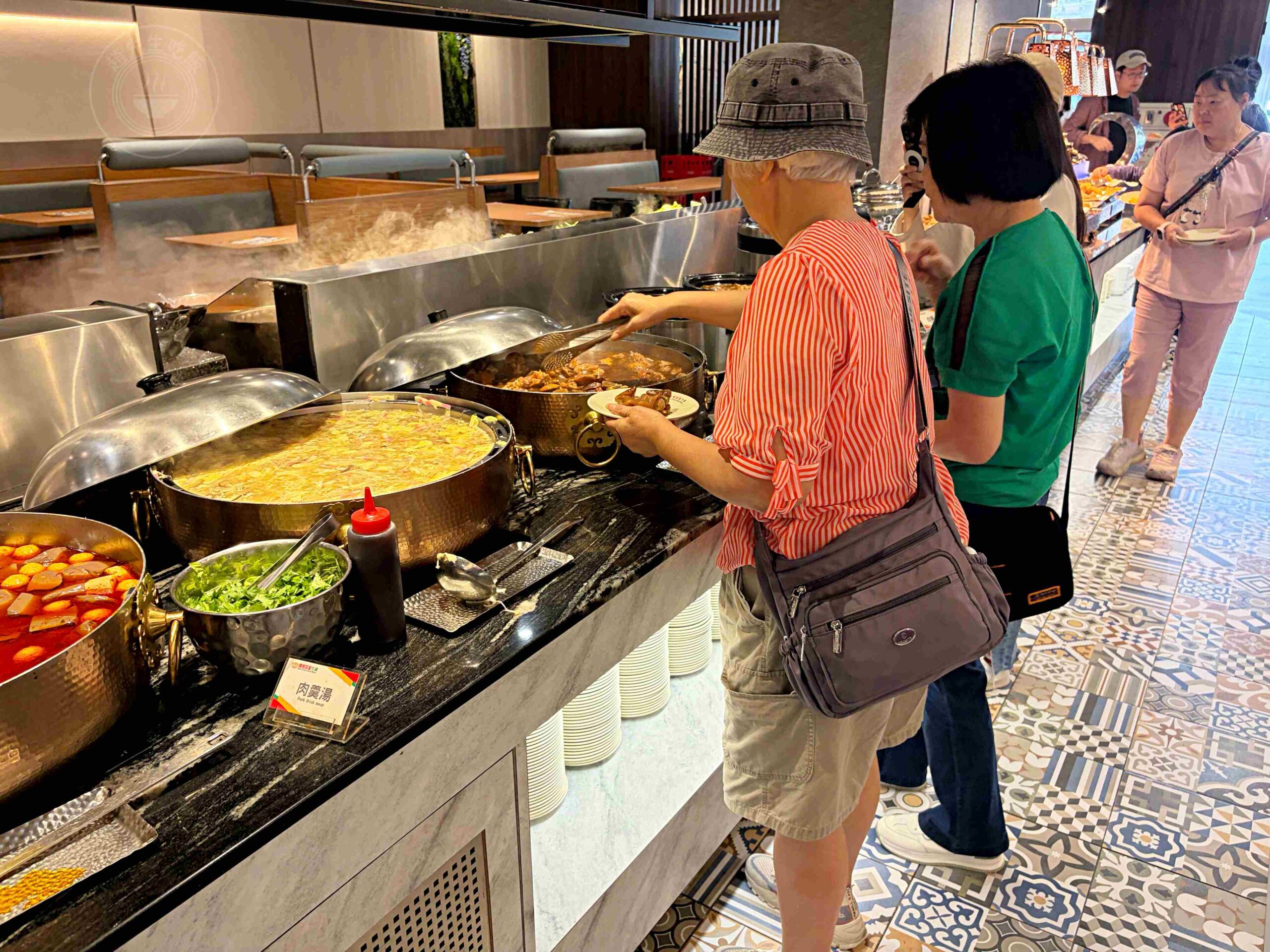 【板橋美食】貴族世家板橋板新店，平價牛排，百樣自助吧吃到飽，海鮮熱炒都有推薦(菜單) @趙先生吃飯