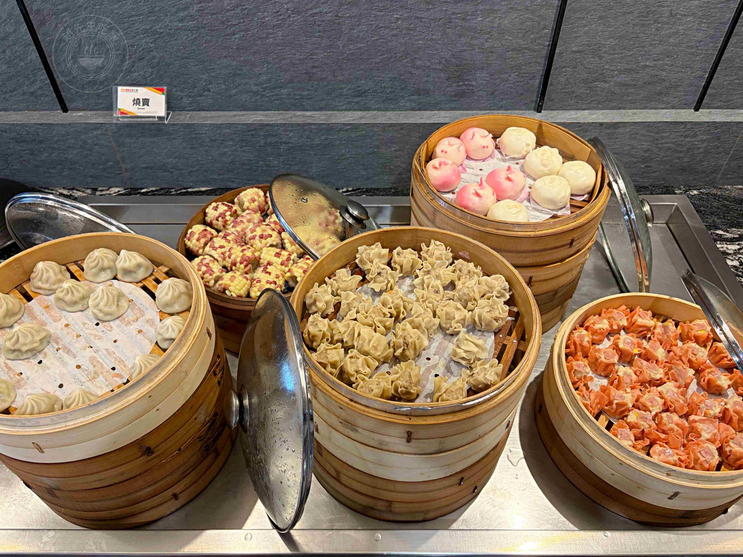 【板橋美食】貴族世家板橋板新店，平價牛排，百樣自助吧吃到飽，海鮮熱炒都有推薦(菜單) @趙先生吃飯