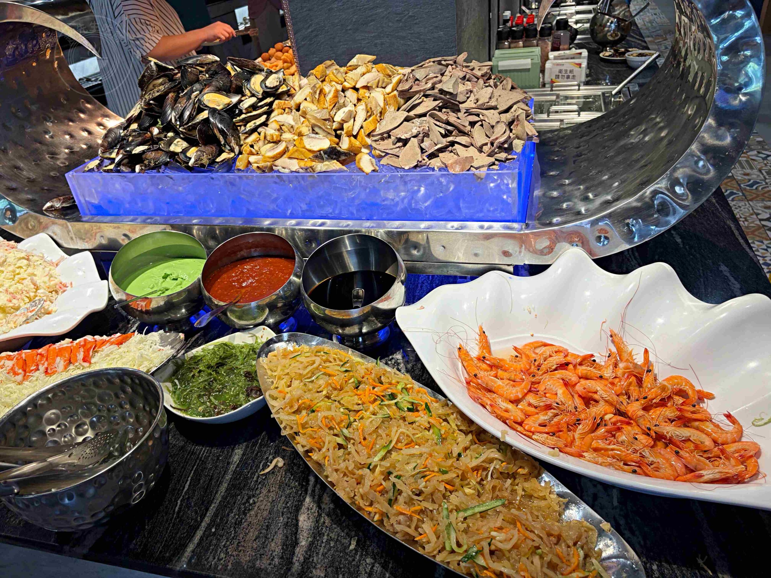【板橋美食】貴族世家板橋板新店，平價牛排，百樣自助吧吃到飽，海鮮熱炒都有推薦(菜單) @趙先生吃飯