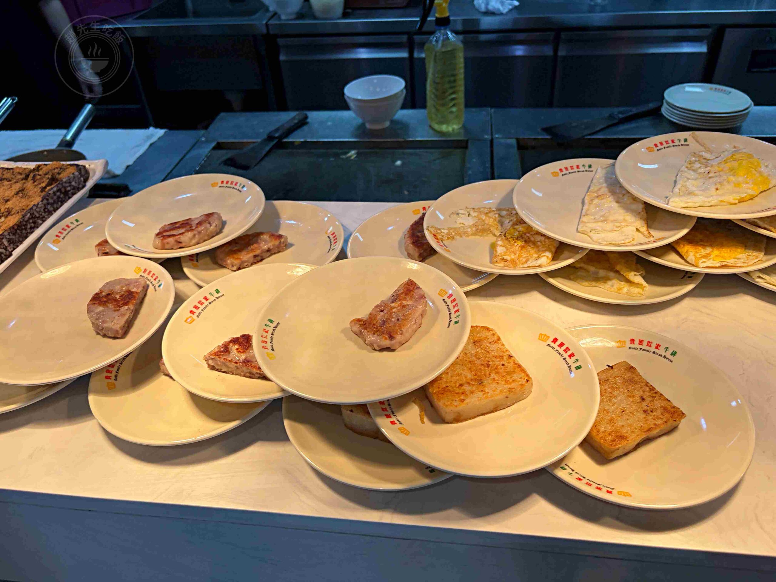 【板橋美食】貴族世家板橋板新店，平價牛排，百樣自助吧吃到飽，海鮮熱炒都有推薦(菜單) @趙先生吃飯