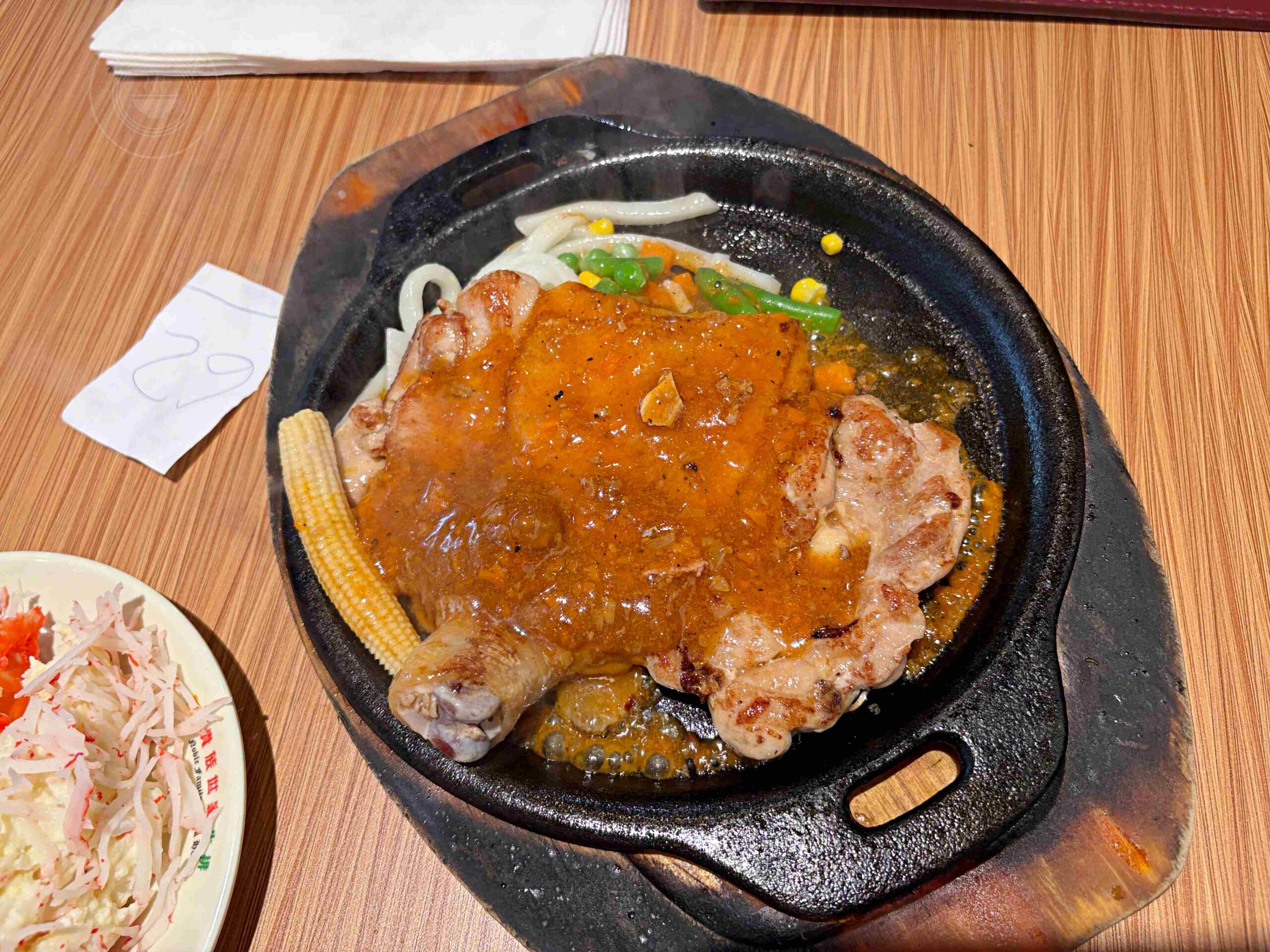【板橋美食】貴族世家板橋板新店，平價牛排，百樣自助吧吃到飽，海鮮熱炒都有推薦(菜單) @趙先生吃飯