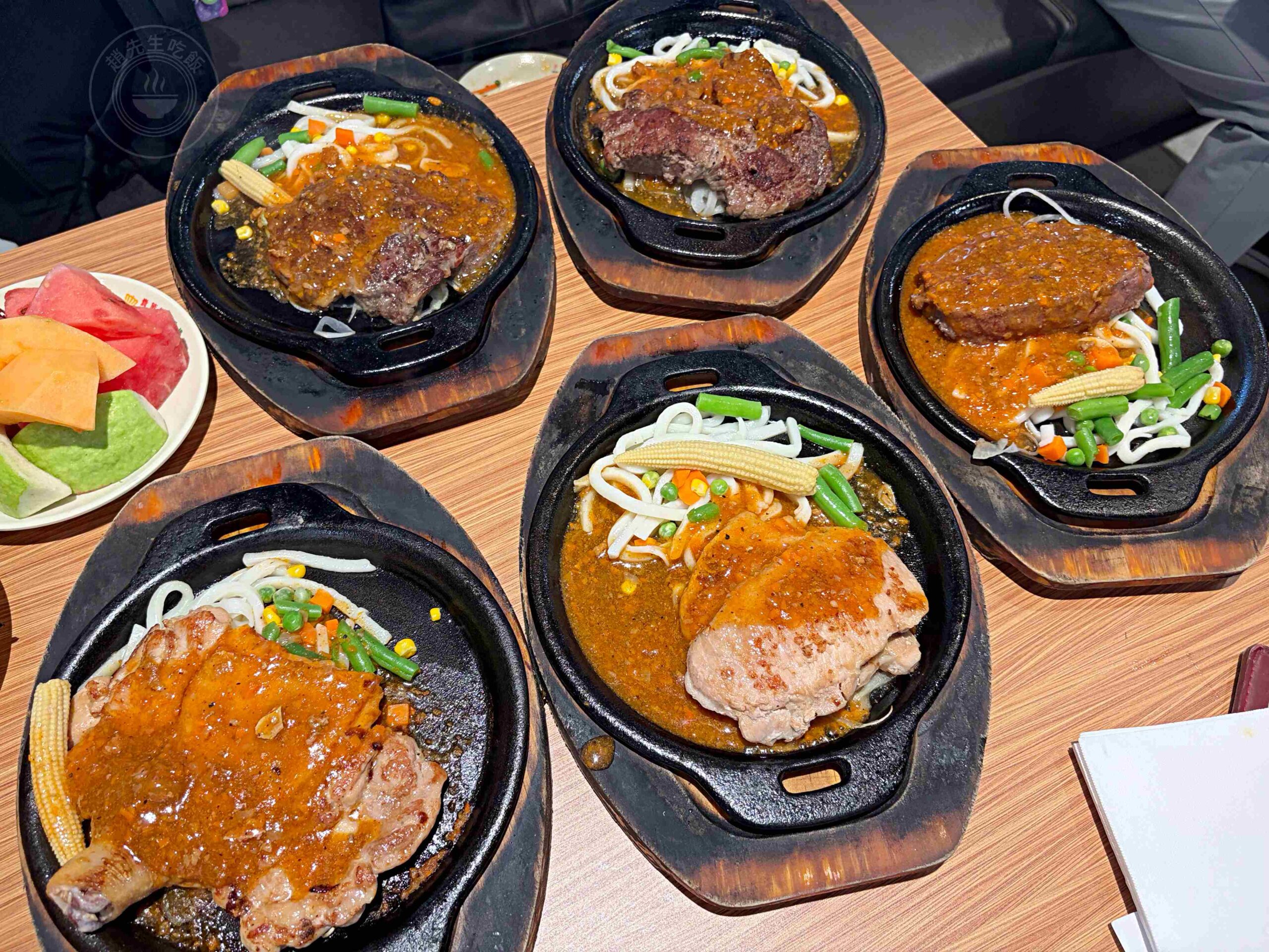 【板橋美食】貴族世家板橋板新店，平價牛排，百樣自助吧吃到飽，海鮮熱炒都有推薦(菜單) @趙先生吃飯