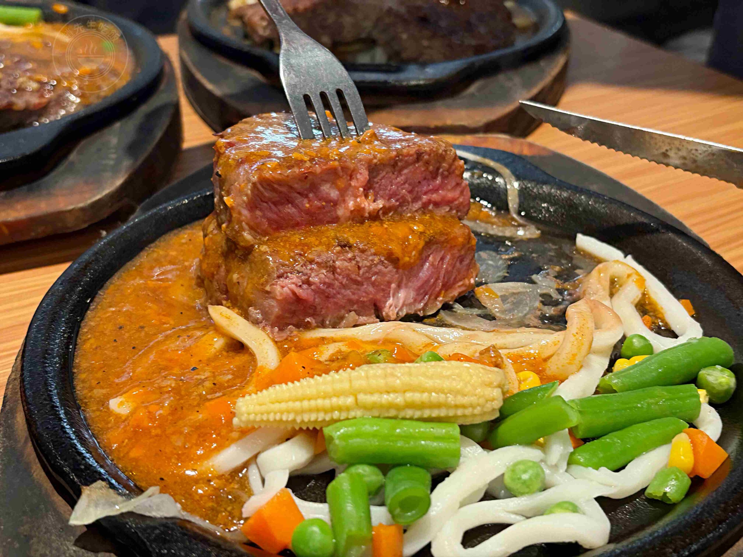 【板橋美食】貴族世家板橋板新店，平價牛排，百樣自助吧吃到飽，海鮮熱炒都有推薦(菜單) @趙先生吃飯