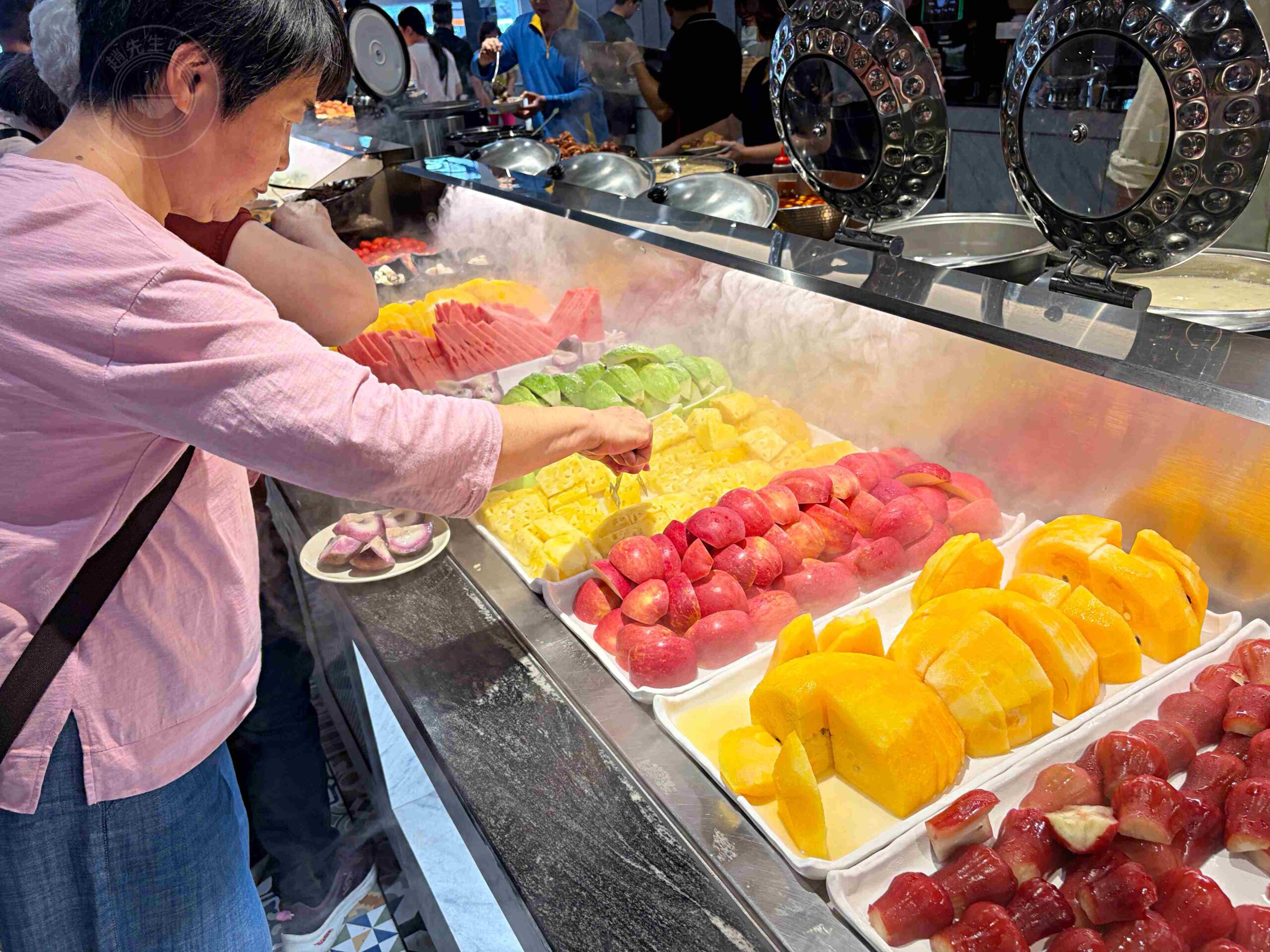 【板橋美食】貴族世家板橋板新店，平價牛排，百樣自助吧吃到飽，海鮮熱炒都有推薦(菜單) @趙先生吃飯