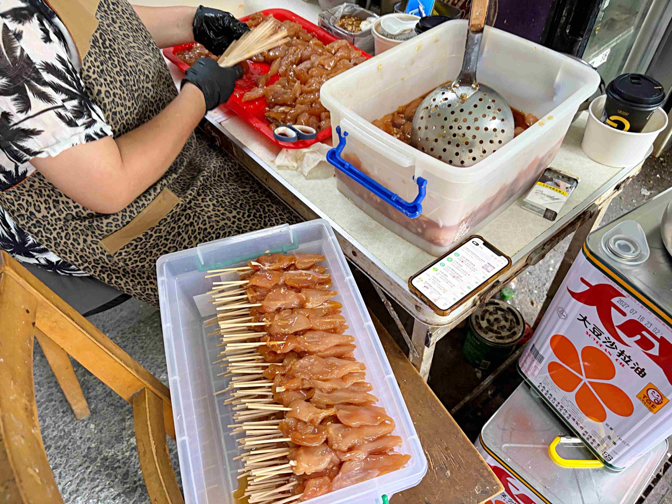 太有錢的千萬別來，雞肉串10元，雞排50元，全部炸物都不超過50元！ @趙先生吃飯