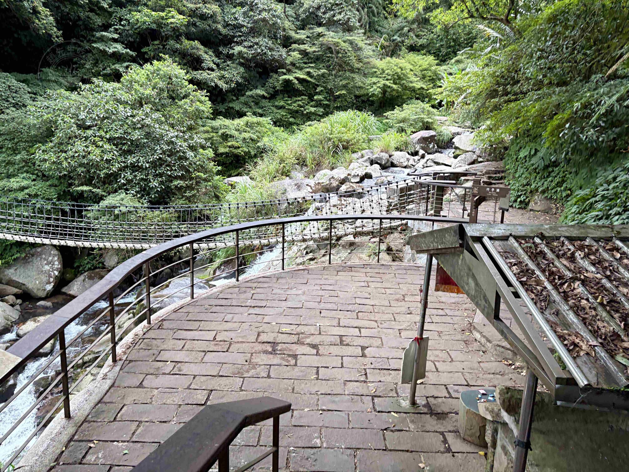 很少人知道這裡，全台最美瀑布吊橋，可以泡腳玩水，沿路都是美景 @趙先生吃飯