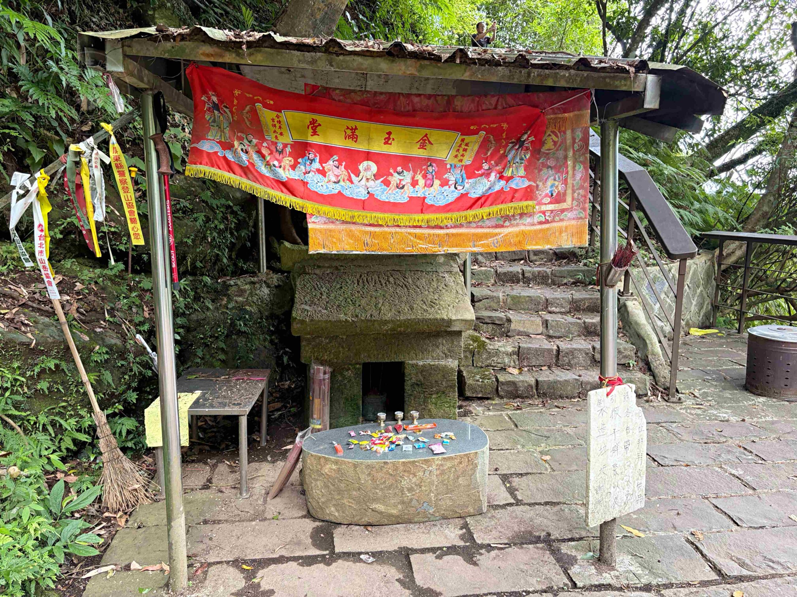很少人知道這裡，全台最美瀑布吊橋，可以泡腳玩水，沿路都是美景 @趙先生吃飯