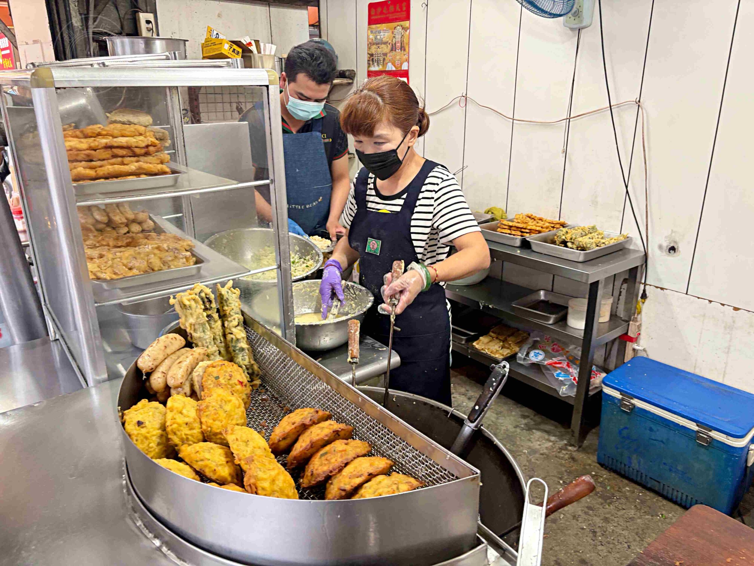 【新莊美食】布袋港蚵嗲,在地人氣現點現炸小吃,四維黃昏市場銅板老店推薦(菜單) @趙先生吃飯 【新莊美食】布袋港蚵嗲,在地人氣現點現炸小吃,四維黃昏市場銅板老店推薦(菜單) @趙先生吃飯