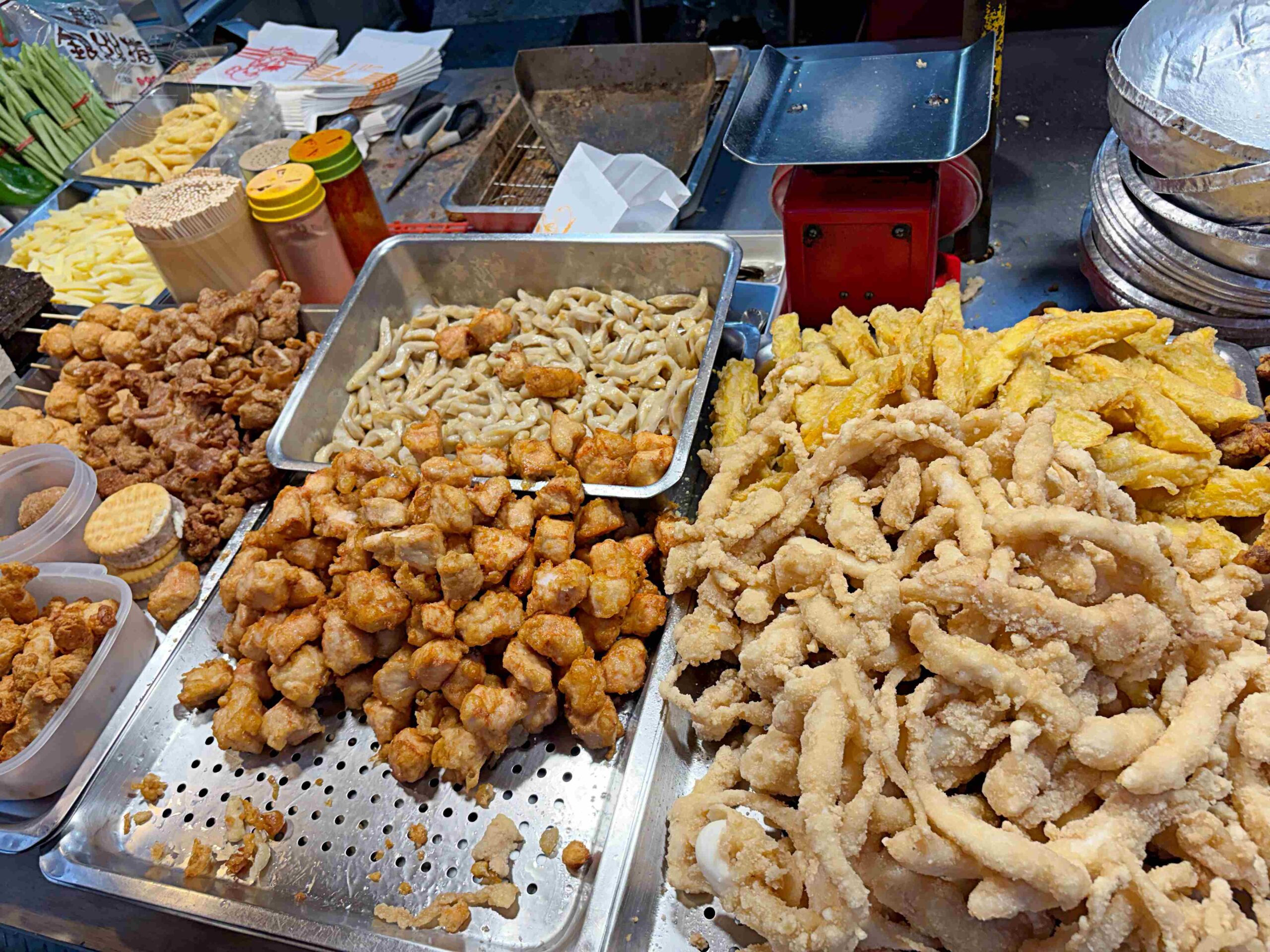 【新莊美食】真有味炸雞，四維市場二十年在地老攤，吃不膩的外酥內軟好味道推薦(菜單) @趙先生吃飯
