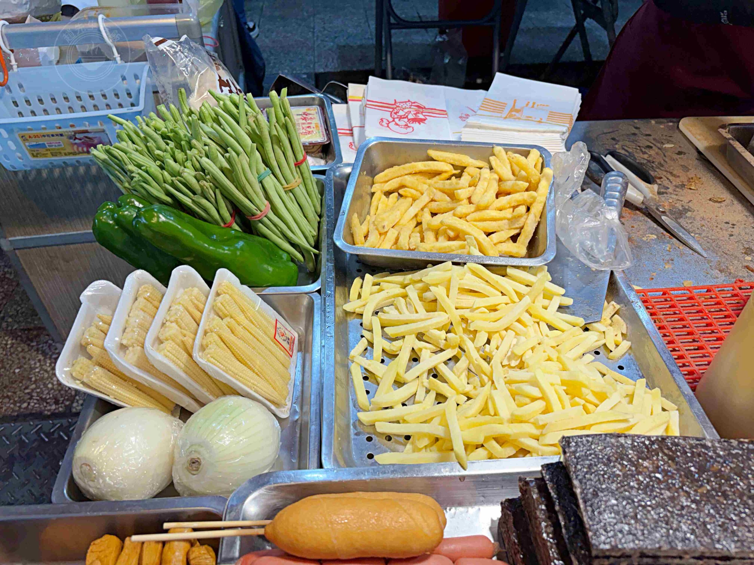 【新莊美食】真有味炸雞，四維市場二十年在地老攤，吃不膩的外酥內軟好味道推薦(菜單) @趙先生吃飯