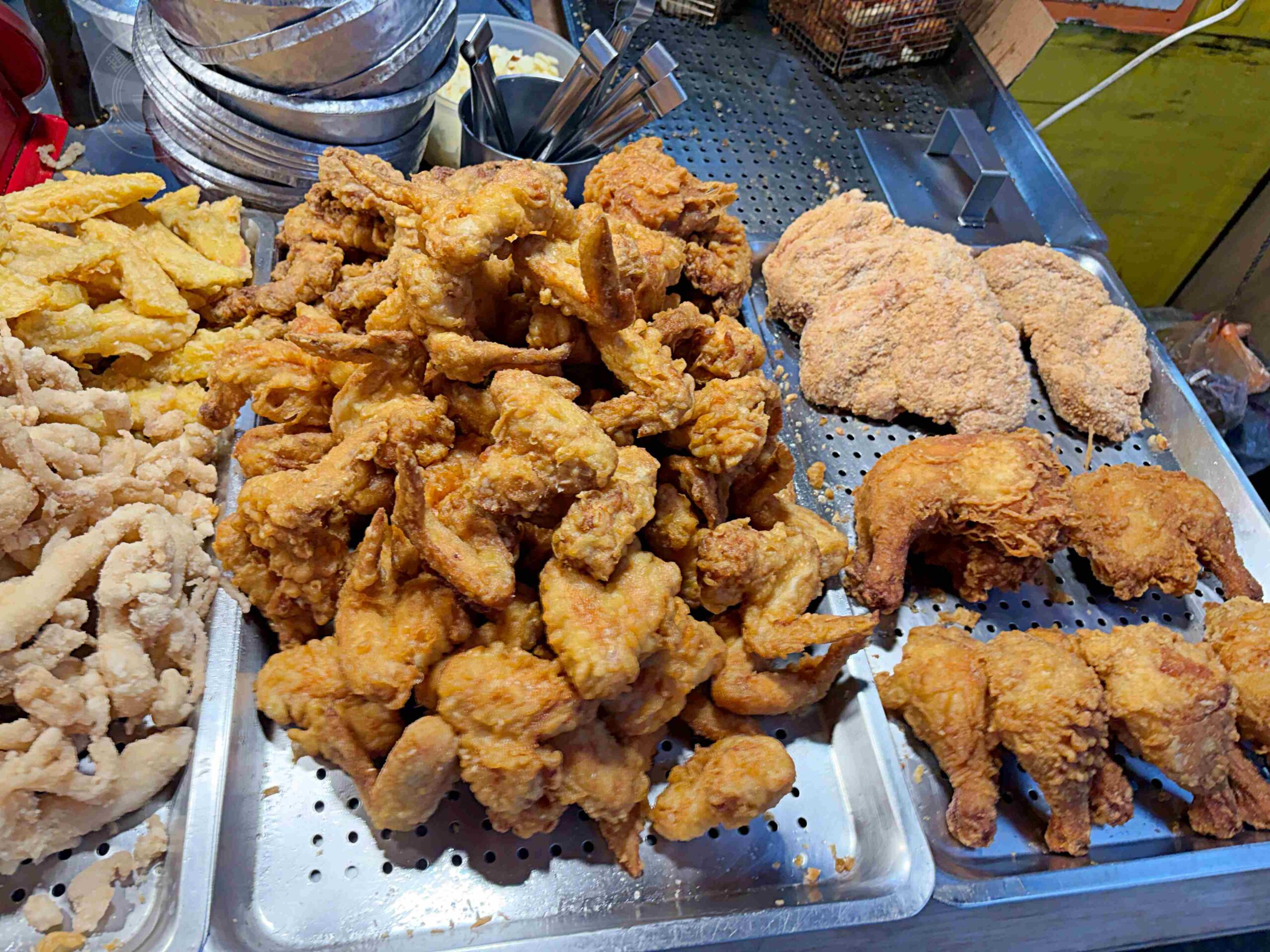 【新莊美食】真有味炸雞，四維市場二十年在地老攤，吃不膩的外酥內軟好味道推薦(菜單) @趙先生吃飯