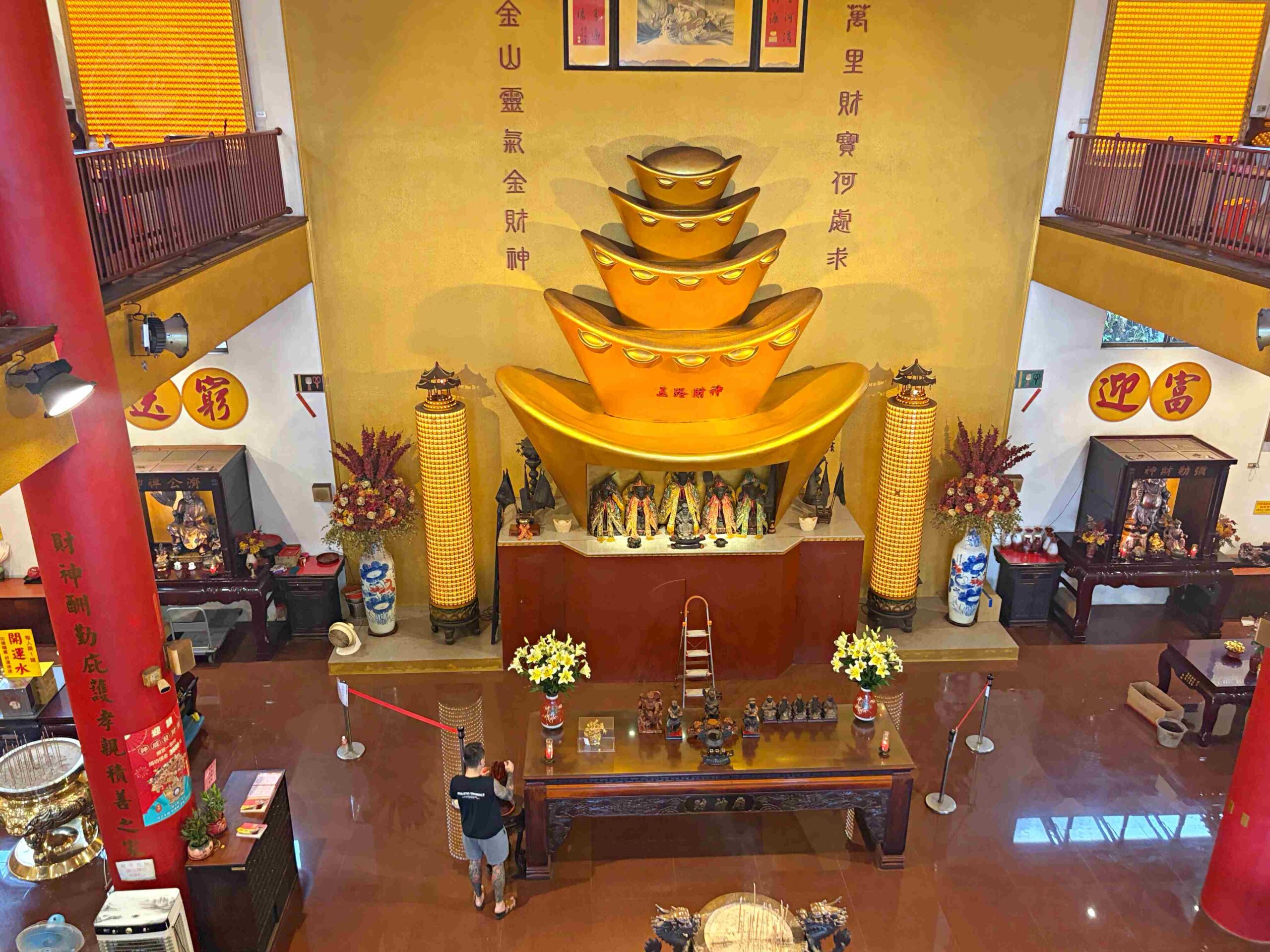 【新北金山景點】金山財神廟，北海岸求財求平安必訪，拜完順遊金山老街路線推薦 @趙先生吃飯