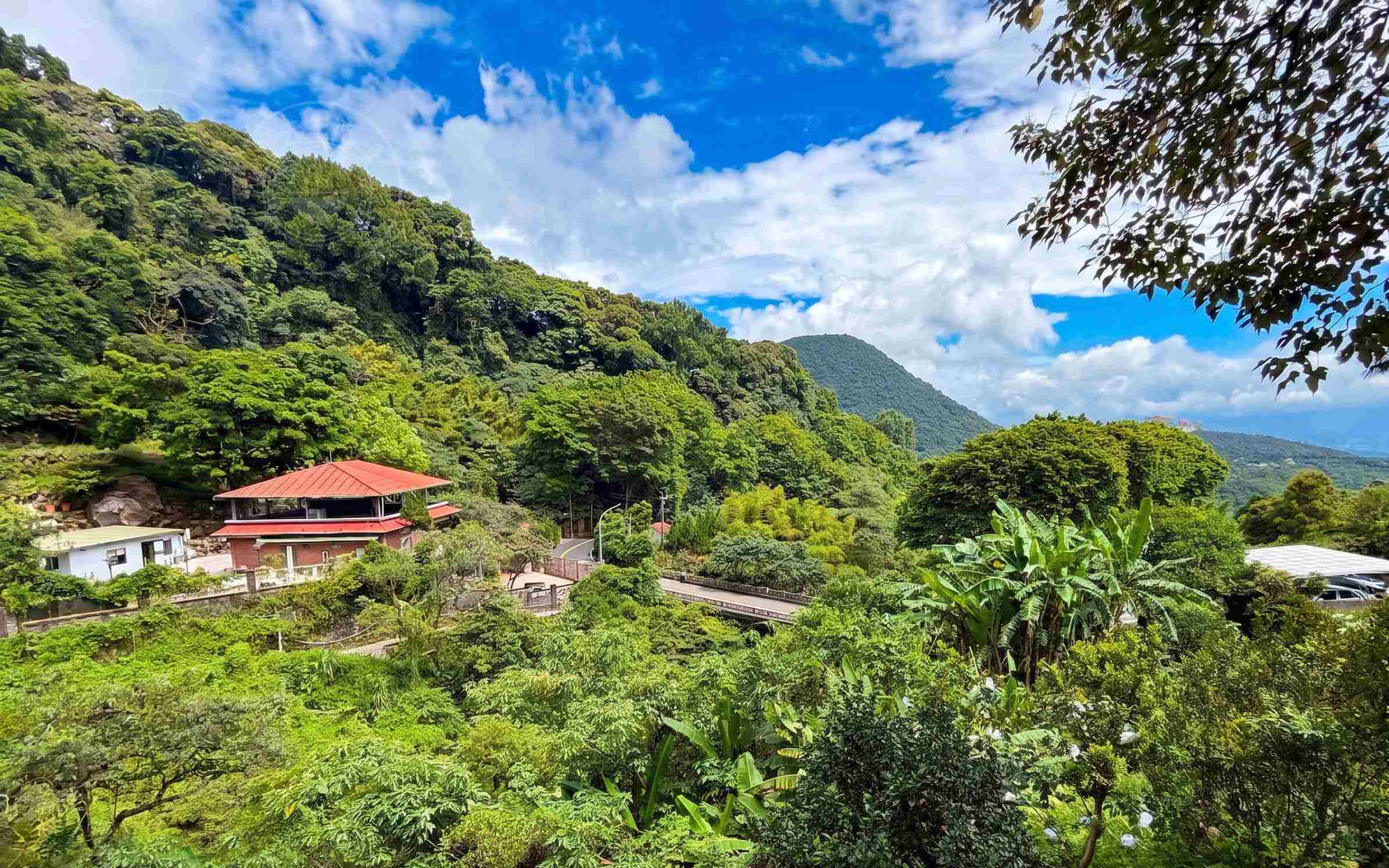 很少人知道這裡，全台最美瀑布吊橋，可以泡腳玩水，沿路都是美景 @趙先生吃飯