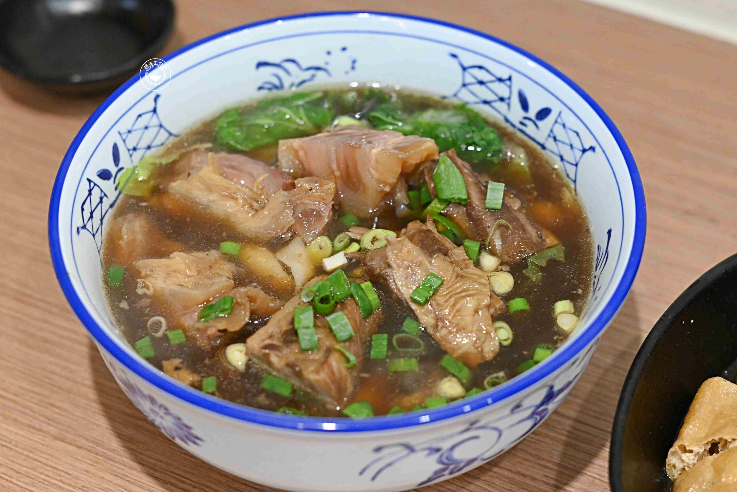 超大塊餡餅，牛肉、豬肉、韭菜蘿蔔絲、紅豆塞超滿，沒打電話買不到！ @趙先生吃飯
