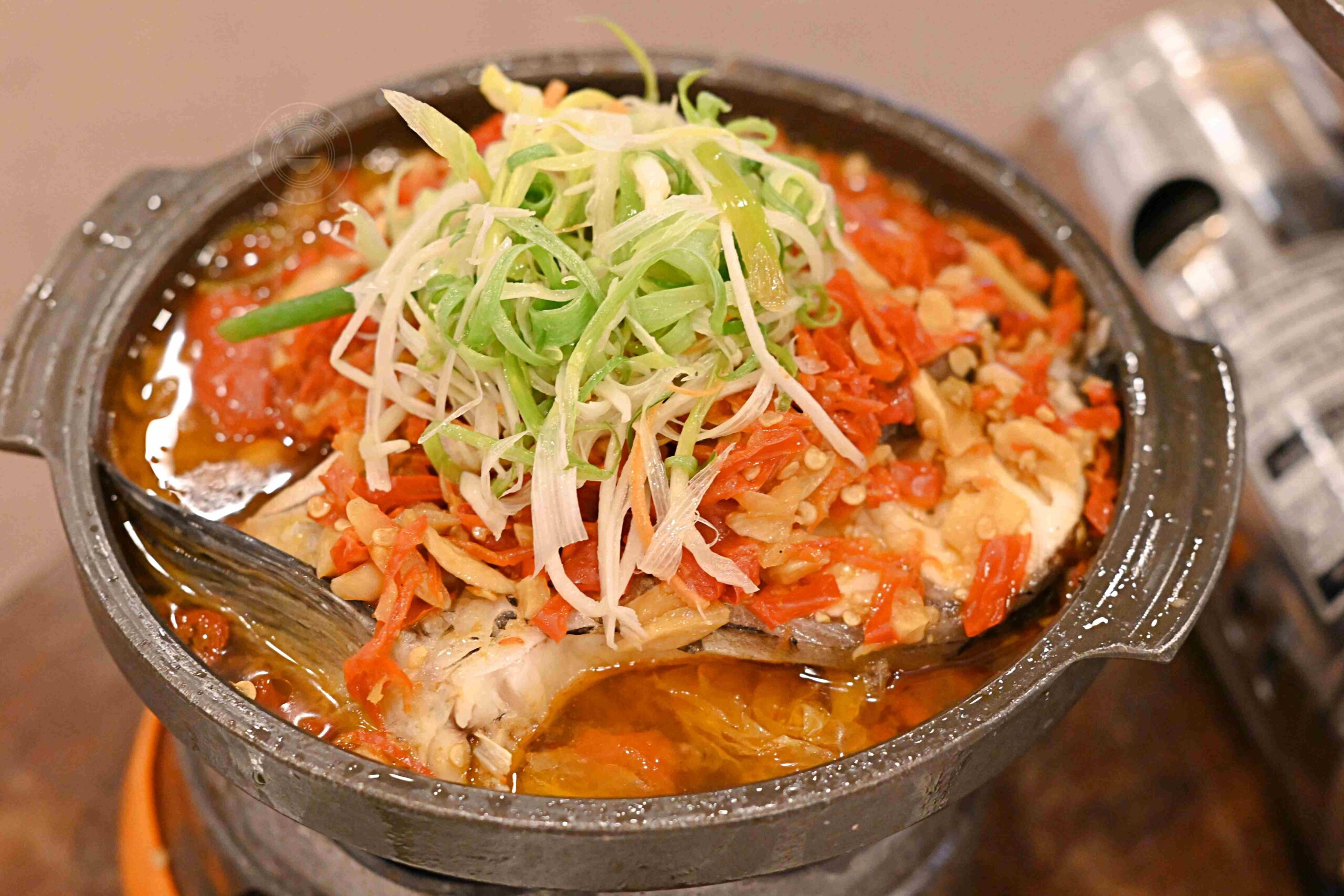 超便宜活魚餐廳,一堆人包遊覽車來吃,砂鍋魚頭、 鄉村油雞都是招牌! @趙先生吃飯 超便宜活魚餐廳,一堆人包遊覽車來吃,砂鍋魚頭、 鄉村油雞都是招牌! @趙先生吃飯