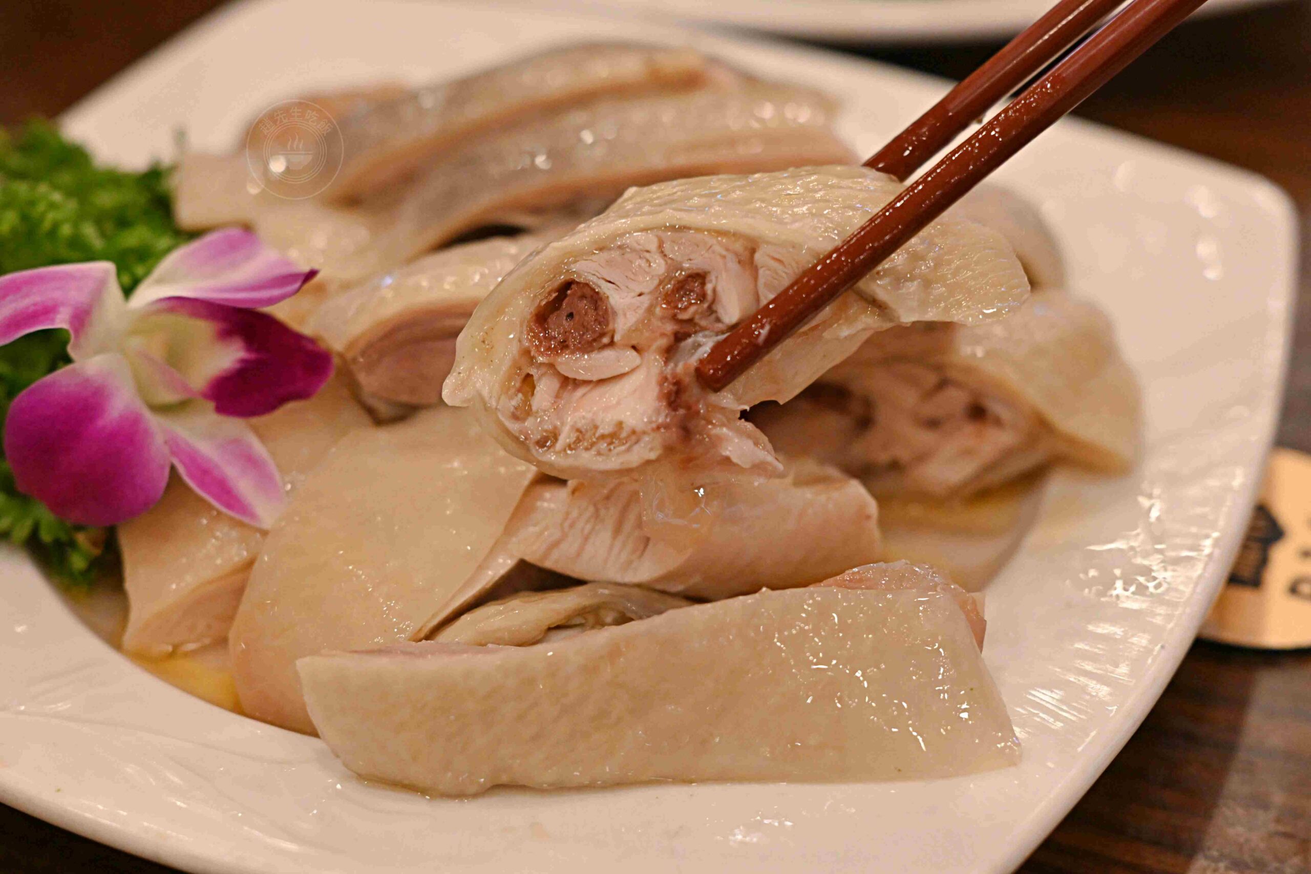 超便宜活魚餐廳,一堆人包遊覽車來吃,砂鍋魚頭、 鄉村油雞都是招牌! @趙先生吃飯 超便宜活魚餐廳,一堆人包遊覽車來吃,砂鍋魚頭、 鄉村油雞都是招牌! @趙先生吃飯