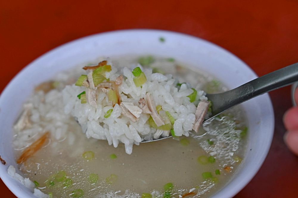 第一次體驗,很像在辦桌吃小吃,竟然常常在排隊,肉粥、紅燒肉必點! @趙先生吃飯 第一次體驗,很像在辦桌吃小吃,竟然常常在排隊,肉粥、紅燒肉必點! @趙先生吃飯