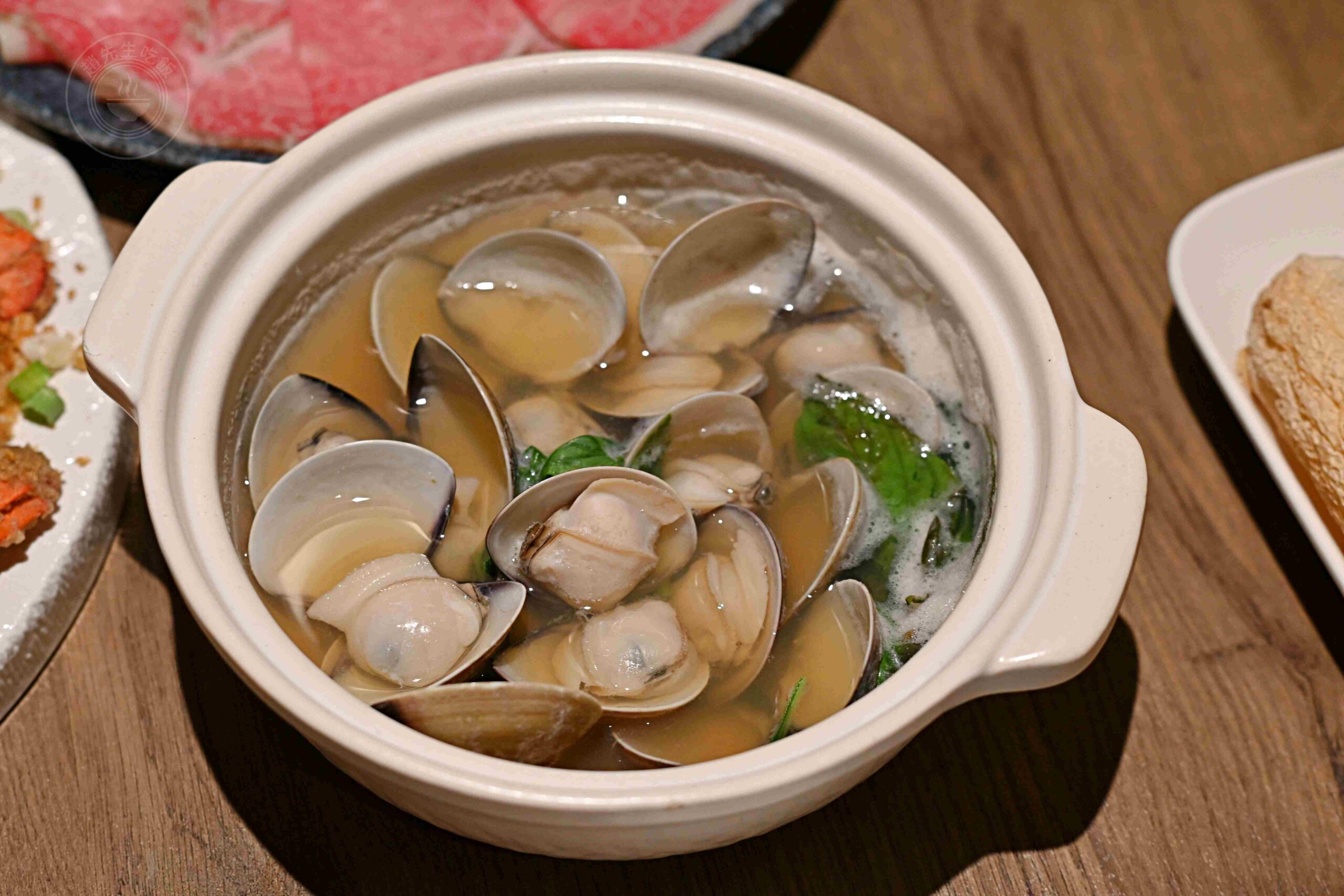 親戚說,不喝驥園雞湯了,改喝這家鮑魚雞湯更好喝,龍蝦還買一送一 @趙先生吃飯 親戚說,不喝驥園雞湯了,改喝這家鮑魚雞湯更好喝,龍蝦還買一送一 @趙先生吃飯