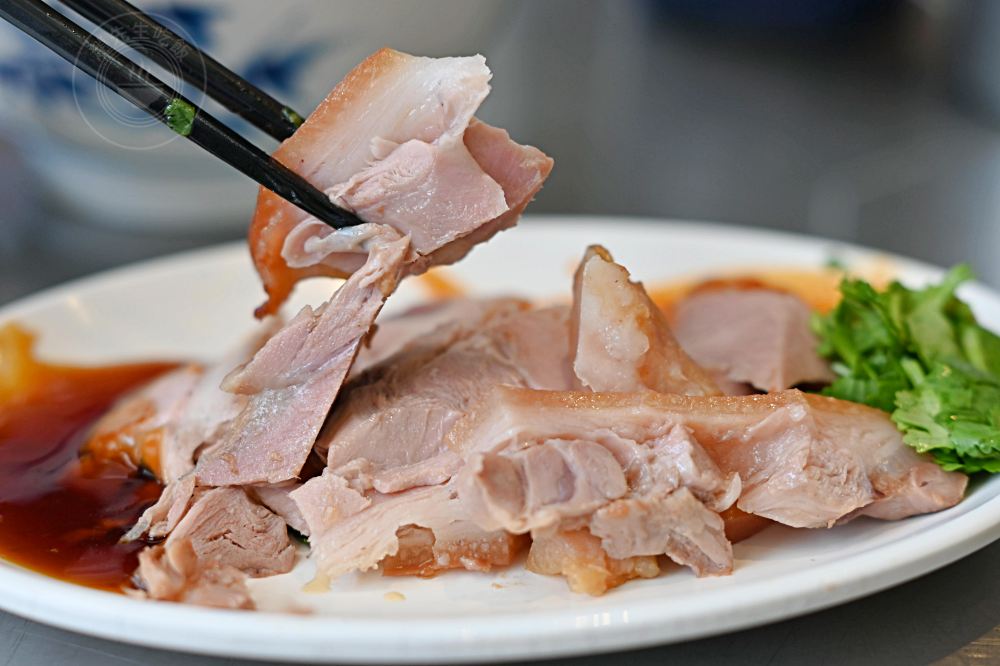 這家肉羹湯份量有夠多，吃不完別來，滷肉飯、豬腳肉也是招牌！ @趙先生吃飯