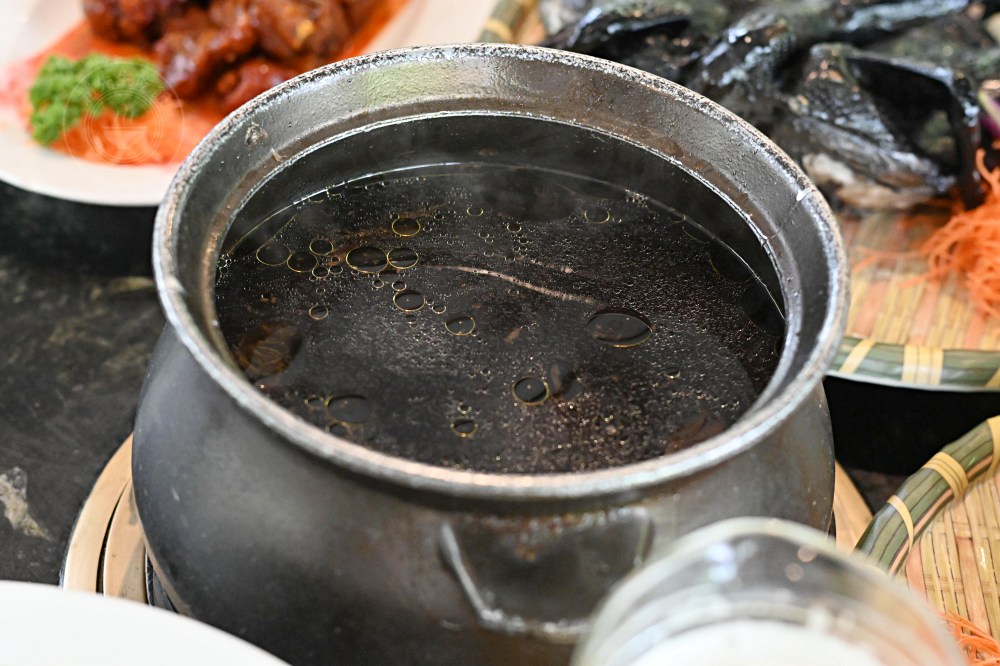 超便宜土雞餐廳，超多人包遊覽車來吃，重點是點滿一桌超便宜還打包！ @趙先生吃飯