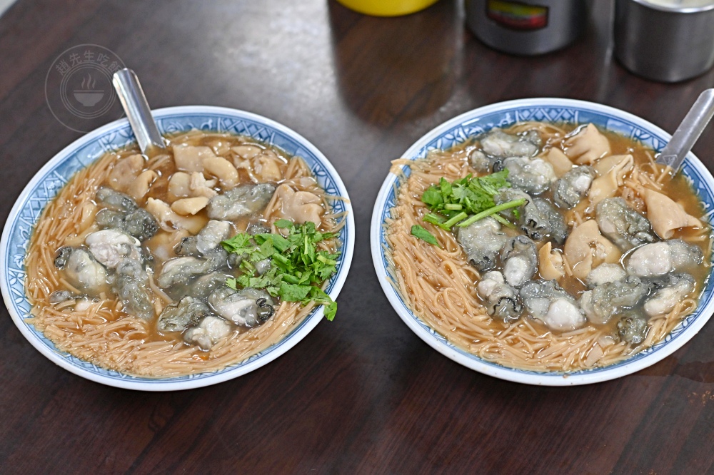 阿公的大腸蚵仔麵線，40年餐車變店面，有誠意料超多，在地人帶路才知 @趙先生吃飯