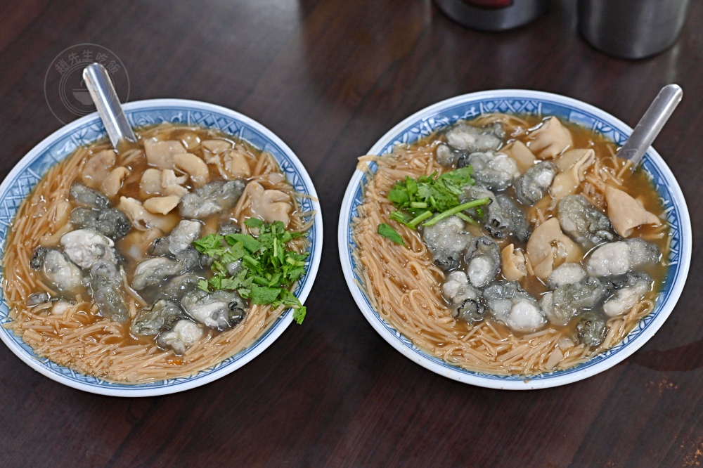 阿公的大腸蚵仔麵線，40年餐車變店面，有誠意料超多，在地人帶路才知 @趙先生吃飯