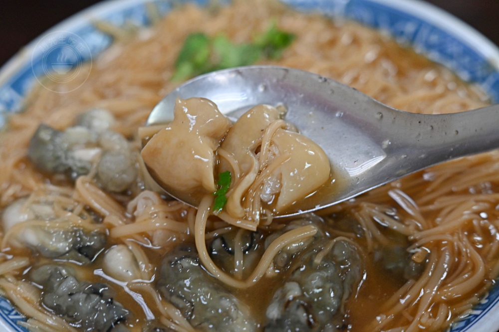 阿公的大腸蚵仔麵線,40年餐車變店面,有誠意料超多,在地人帶路才知 @趙先生吃飯 阿公的大腸蚵仔麵線,40年餐車變店面,有誠意料超多,在地人帶路才知 @趙先生吃飯