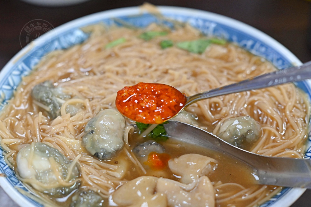 阿公的大腸蚵仔麵線,40年餐車變店面,有誠意料超多,在地人帶路才知 @趙先生吃飯 阿公的大腸蚵仔麵線,40年餐車變店面,有誠意料超多,在地人帶路才知 @趙先生吃飯