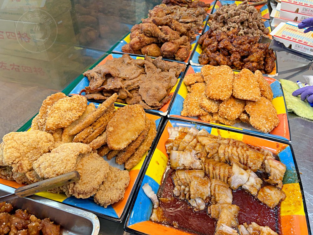 慈濟師兄姐開的便當店,通通75元,超多人一次買好幾個! @趙先生吃飯 慈濟師兄姐開的便當店,通通75元,超多人一次買好幾個! @趙先生吃飯