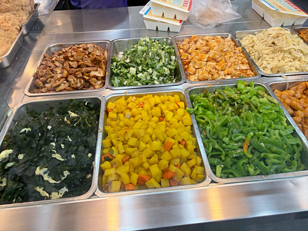 慈濟師兄姐開的便當店,通通75元,超多人一次買好幾個! @趙先生吃飯 慈濟師兄姐開的便當店,通通75元,超多人一次買好幾個! @趙先生吃飯