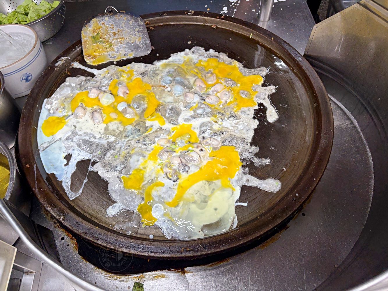 這家老闆娘的蚵仔都沒在數，蚵仔煎、蚵仔湯都給超多蚵仔，又大又好吃！ @趙先生吃飯