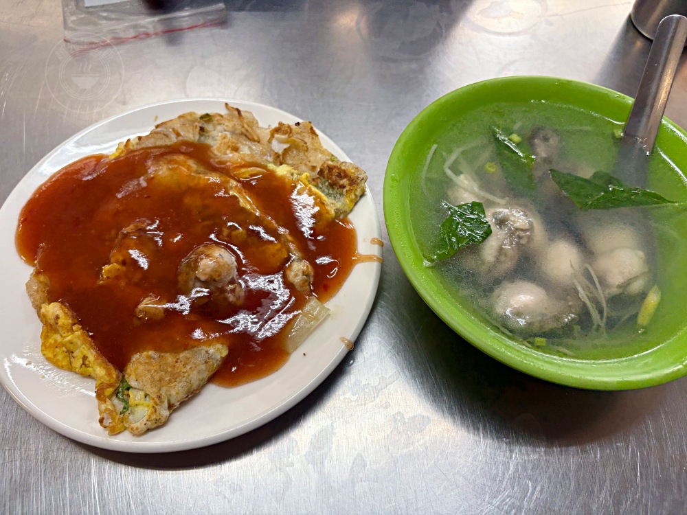 這家老闆娘的蚵仔都沒在數，蚵仔煎、蚵仔湯都給超多蚵仔，又大又好吃！ @趙先生吃飯