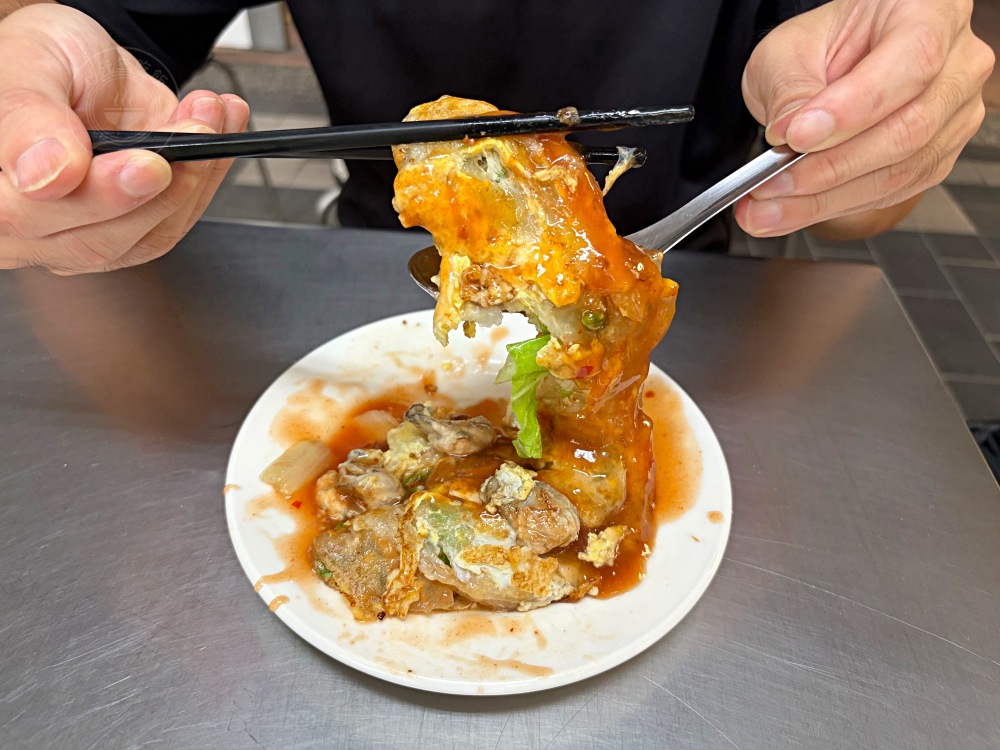 這家老闆娘的蚵仔都沒在數，蚵仔煎、蚵仔湯都給超多蚵仔，又大又好吃！ @趙先生吃飯