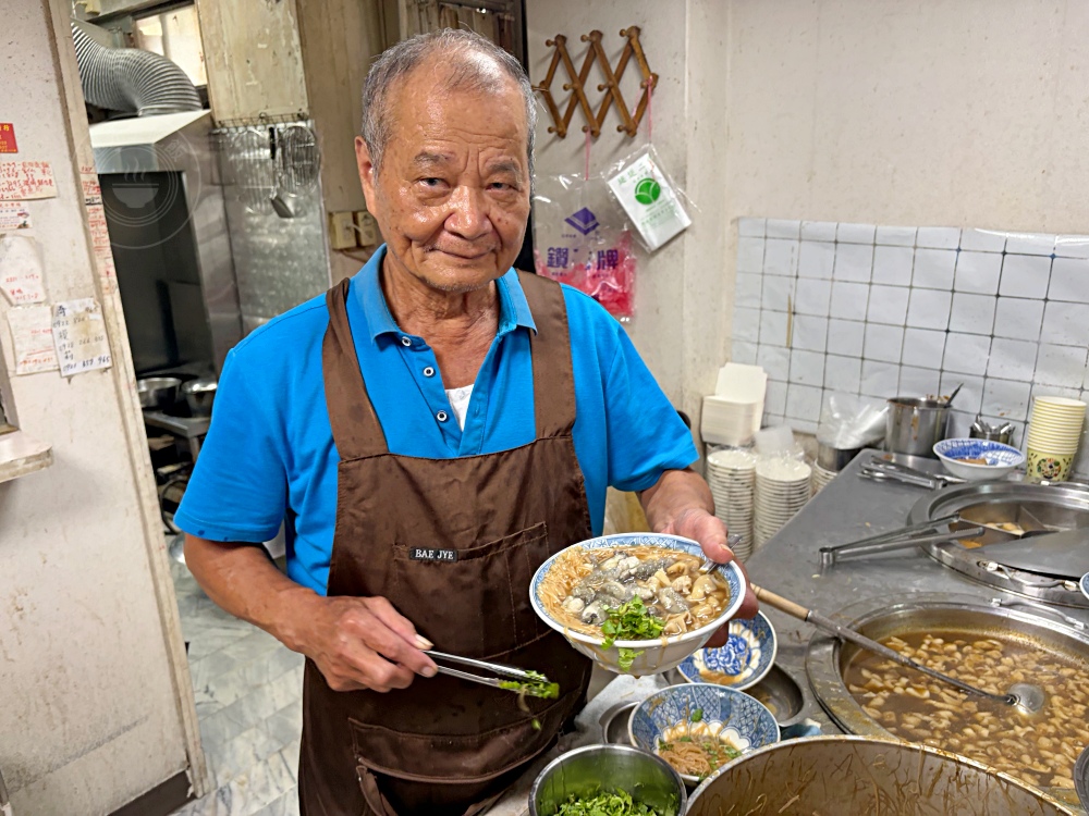 阿公的大腸蚵仔麵線,40年餐車變店面,有誠意料超多,在地人帶路才知 @趙先生吃飯 阿公的大腸蚵仔麵線,40年餐車變店面,有誠意料超多,在地人帶路才知 @趙先生吃飯