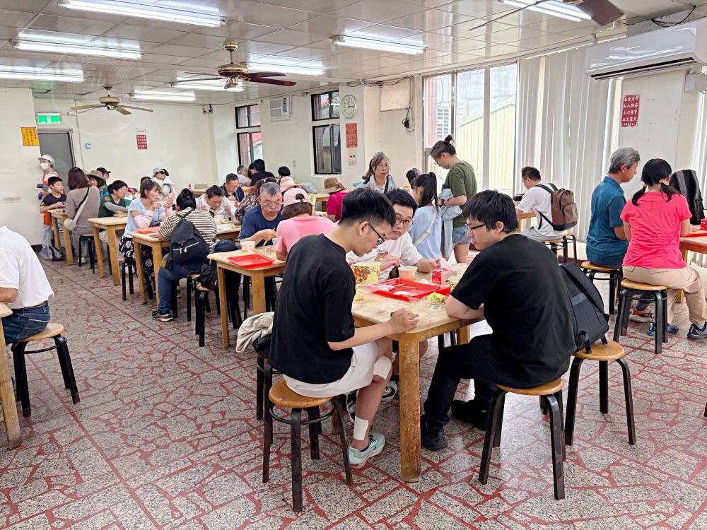 阿婆的壽司太好吃,賺到1億現金蓋大樓,一大盒才50元,關東煮也招牌 @趙先生吃飯 阿婆的壽司太好吃,賺到1億現金蓋大樓,一大盒才50元,關東煮也招牌 @趙先生吃飯