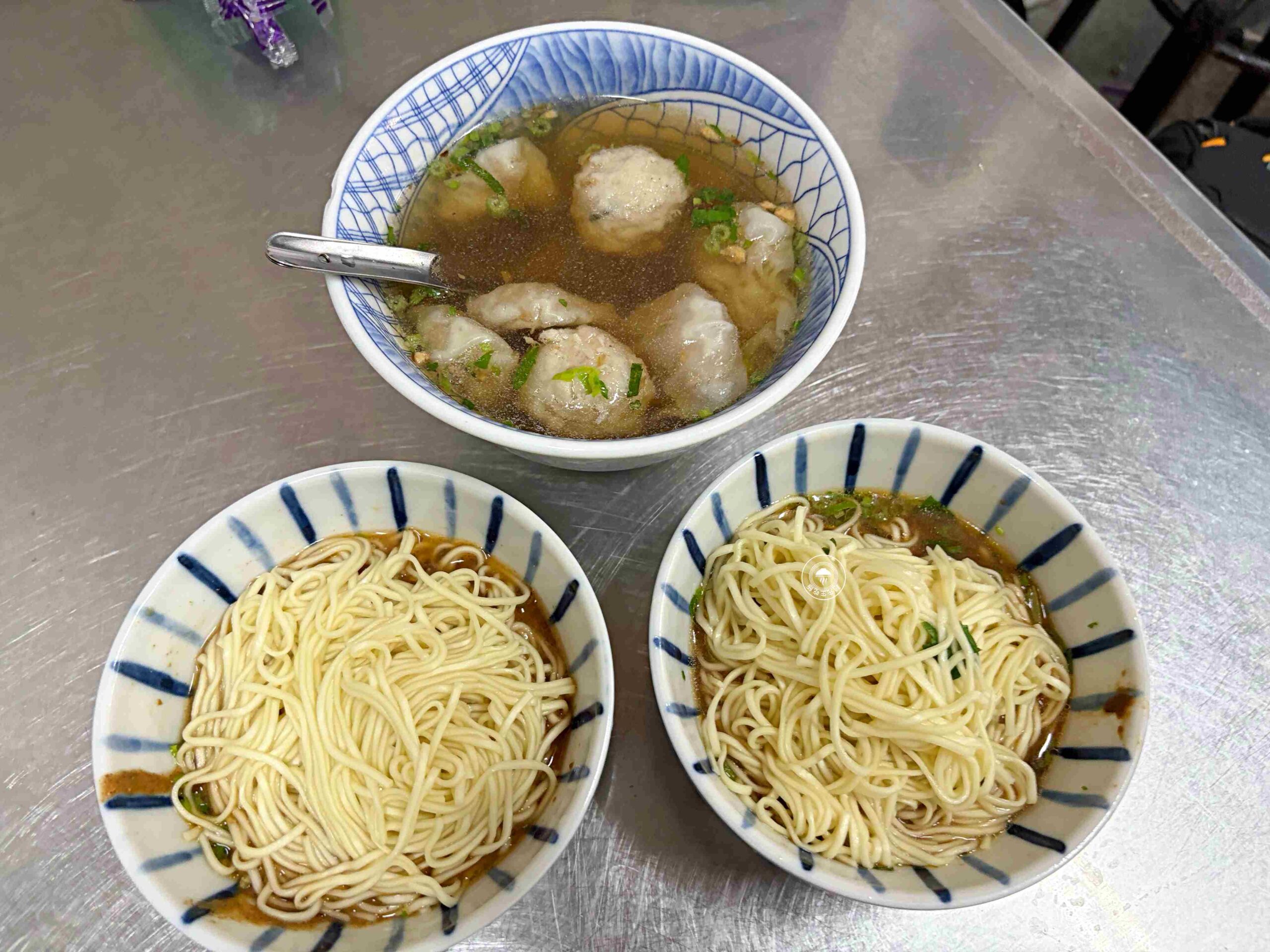 【板橋美食】食三麵屋｜巷仔內的麵店寶藏！沒寫在菜單上的隱藏吃法你知道嗎？ @趙先生吃飯