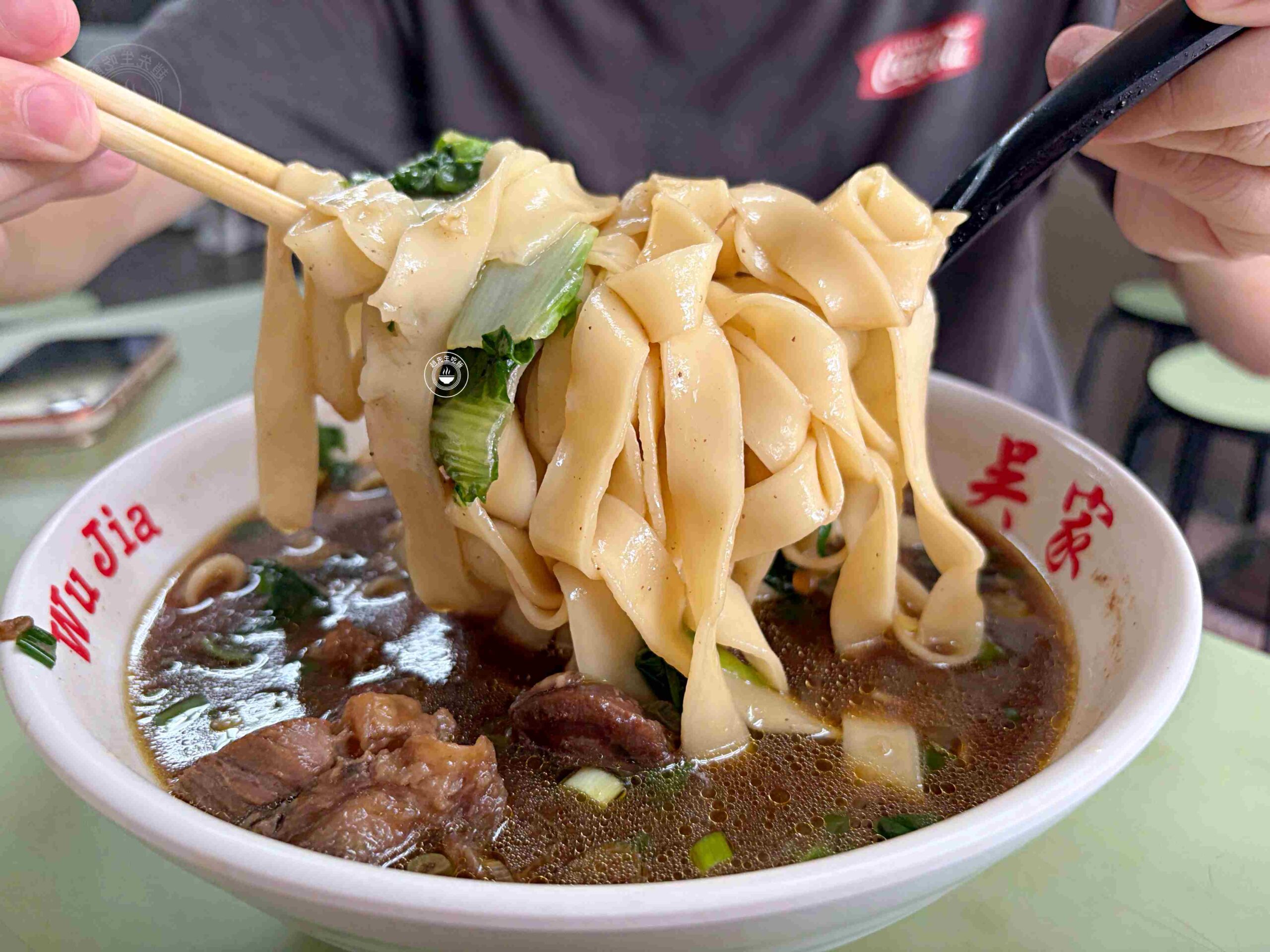 全台最大碗，牛肉麵、牛三寶，整碗塞滿滿，還是500碗認證！ @趙先生吃飯